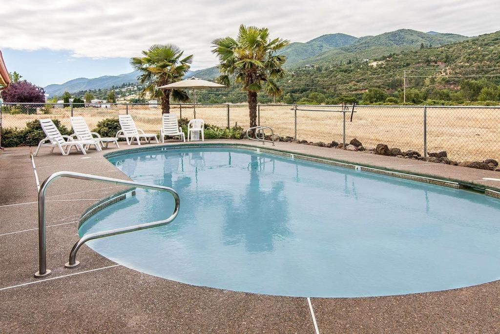 Ashland Valley Inn photo 13