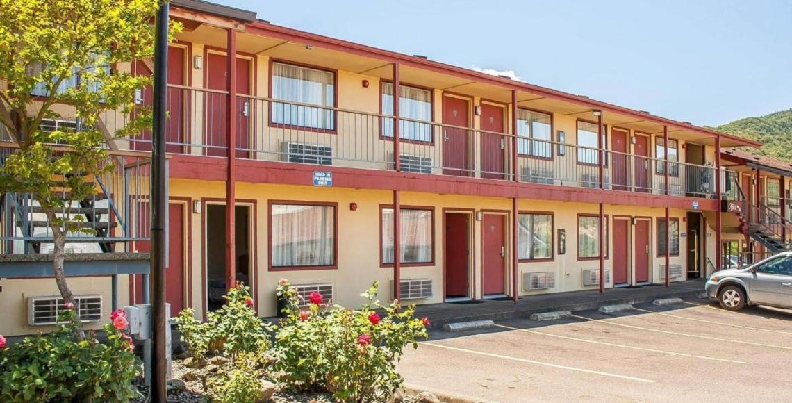 Ashland Valley Inn photo 14