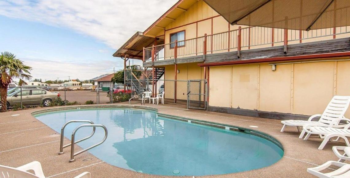 Ashland Valley Inn photo 17