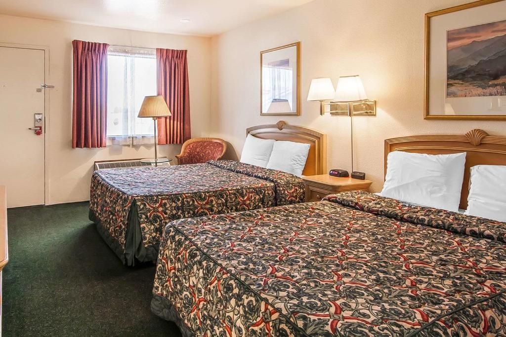 Ashland Valley Inn photo 25