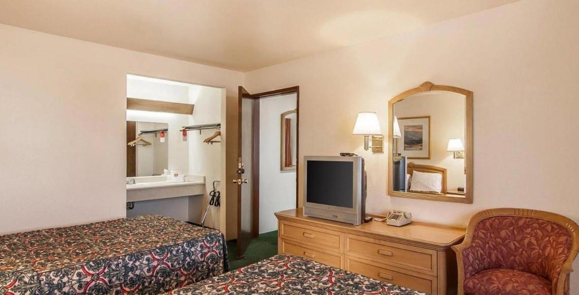 Ashland Valley Inn photo 2