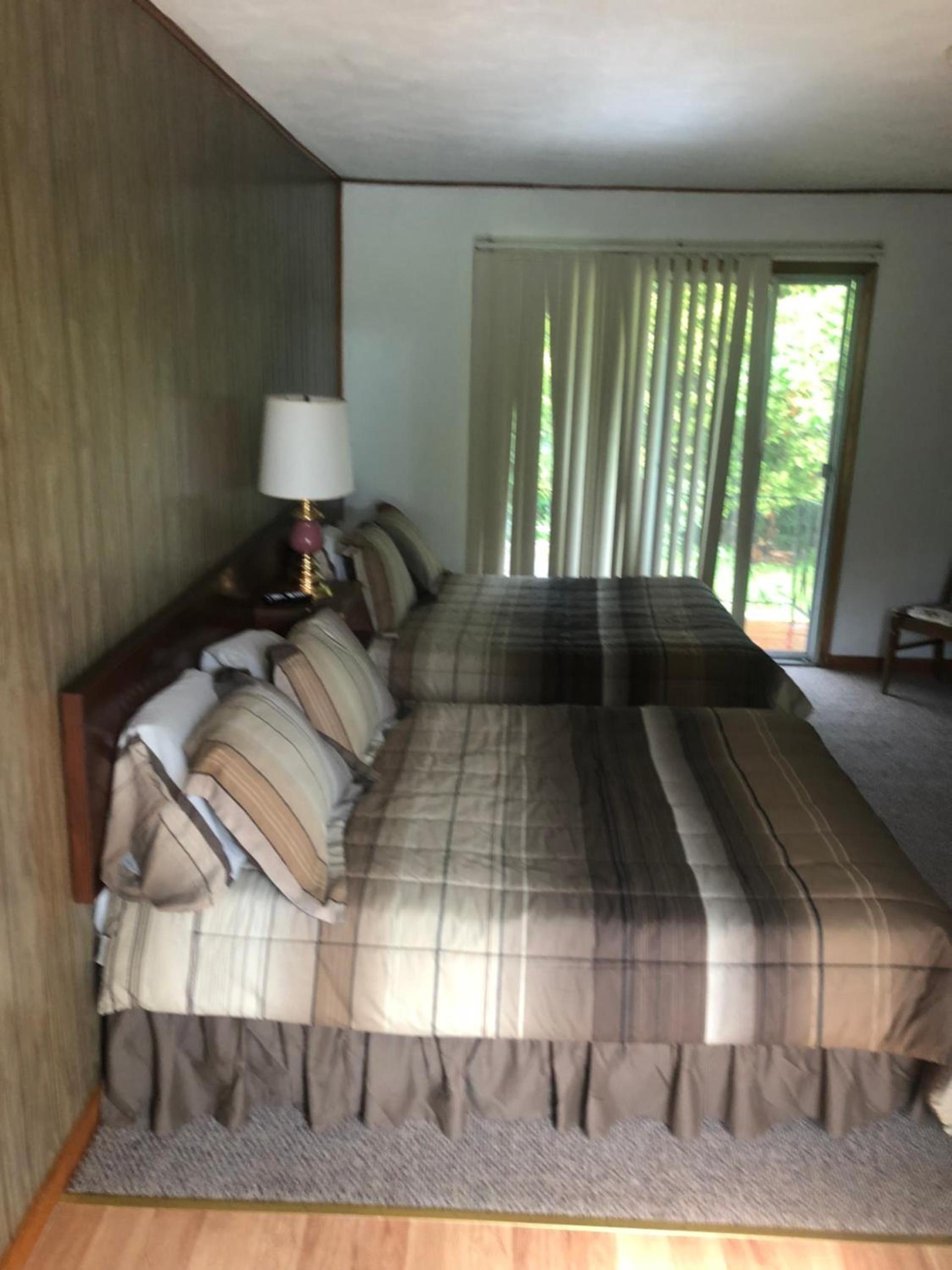 Michael Dee's Motel photo 24