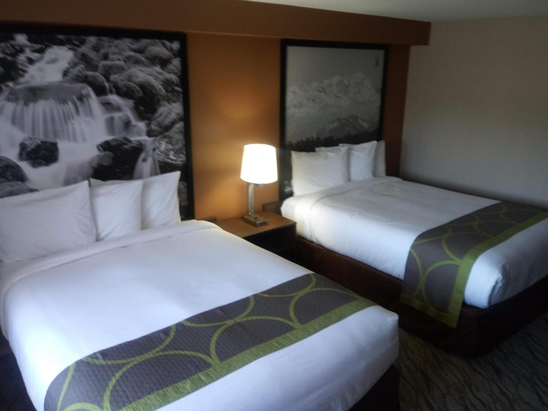 Super 8 by Wyndham Lynnwood photo 16