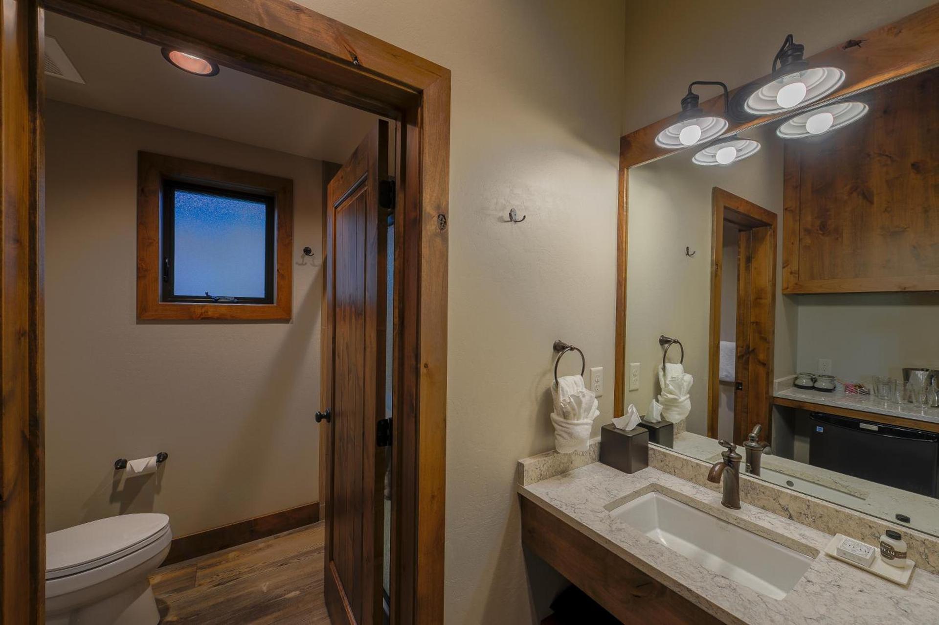 Golden Stone Inn photo 7
