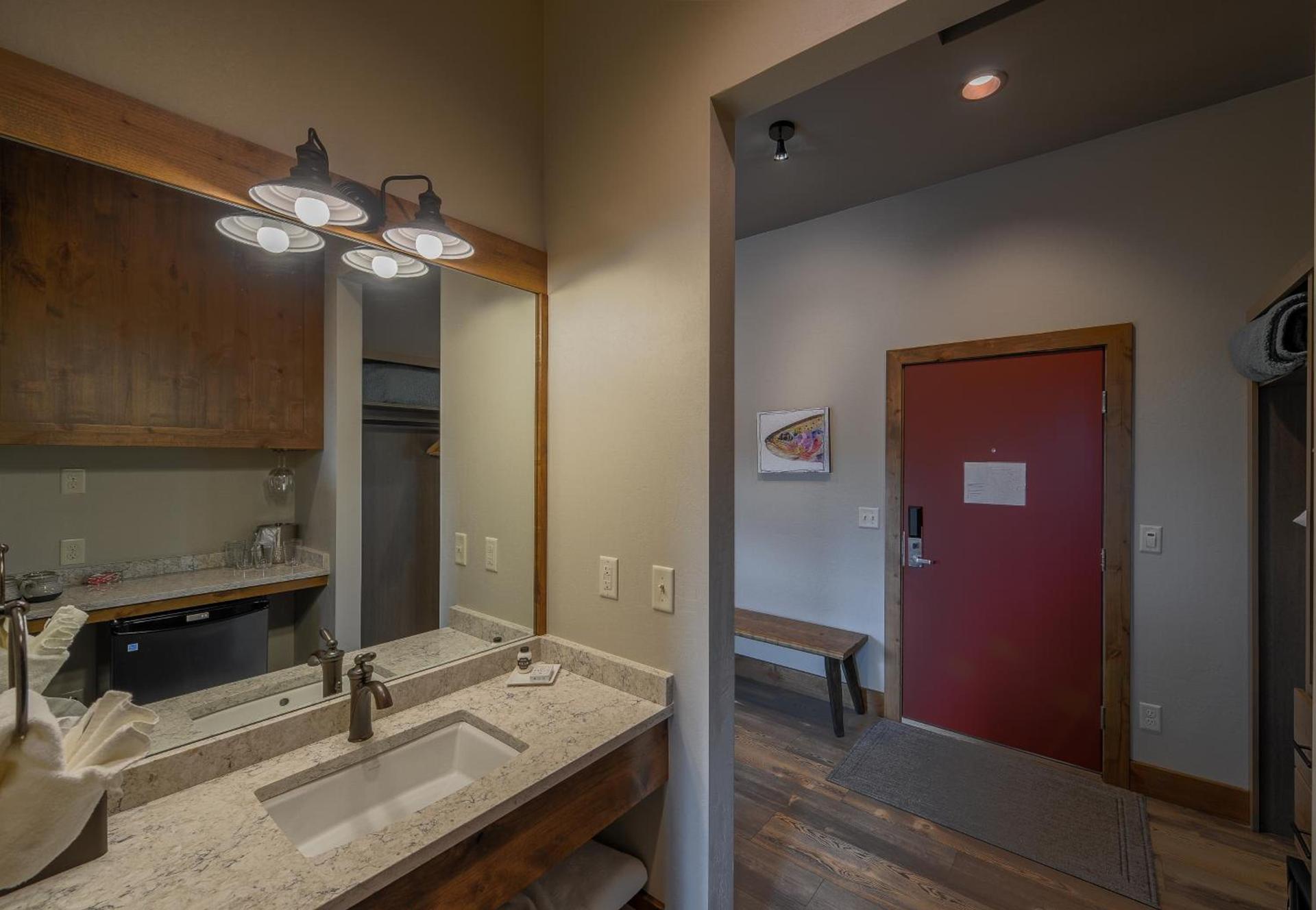Golden Stone Inn photo 8
