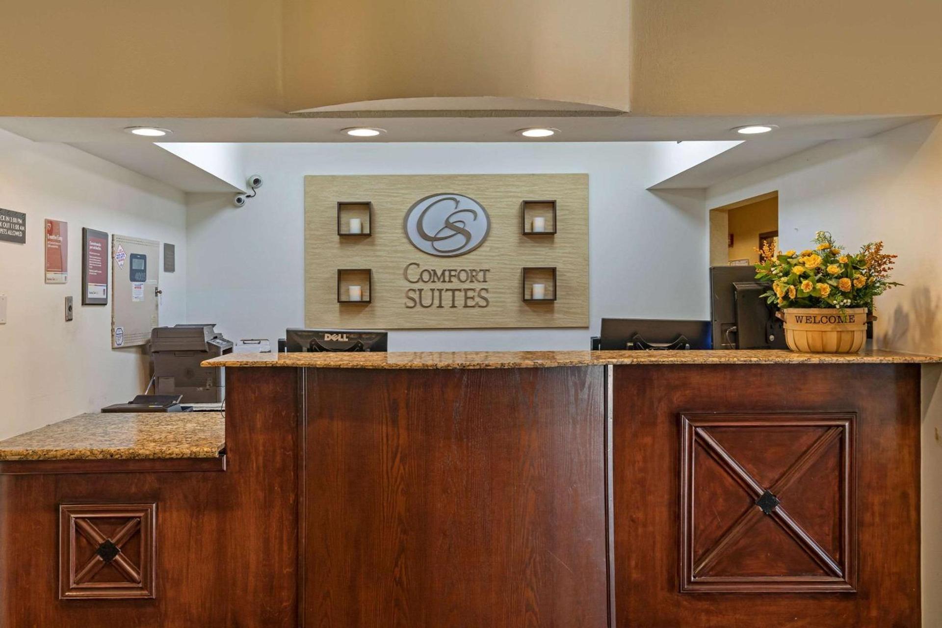 Comfort Suites North Dallas photo 40