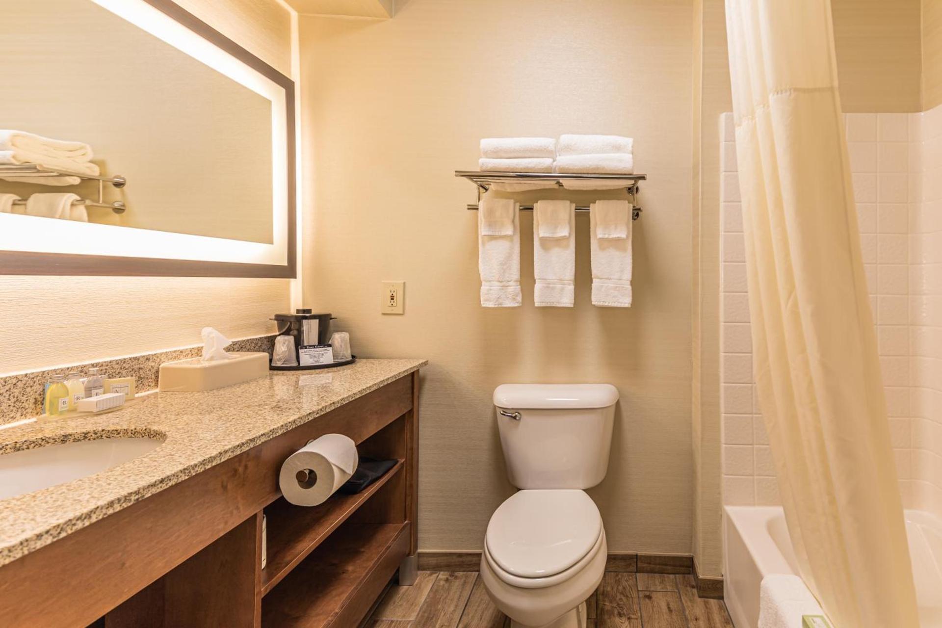 Coshocton Village Inn & Suites photo 10