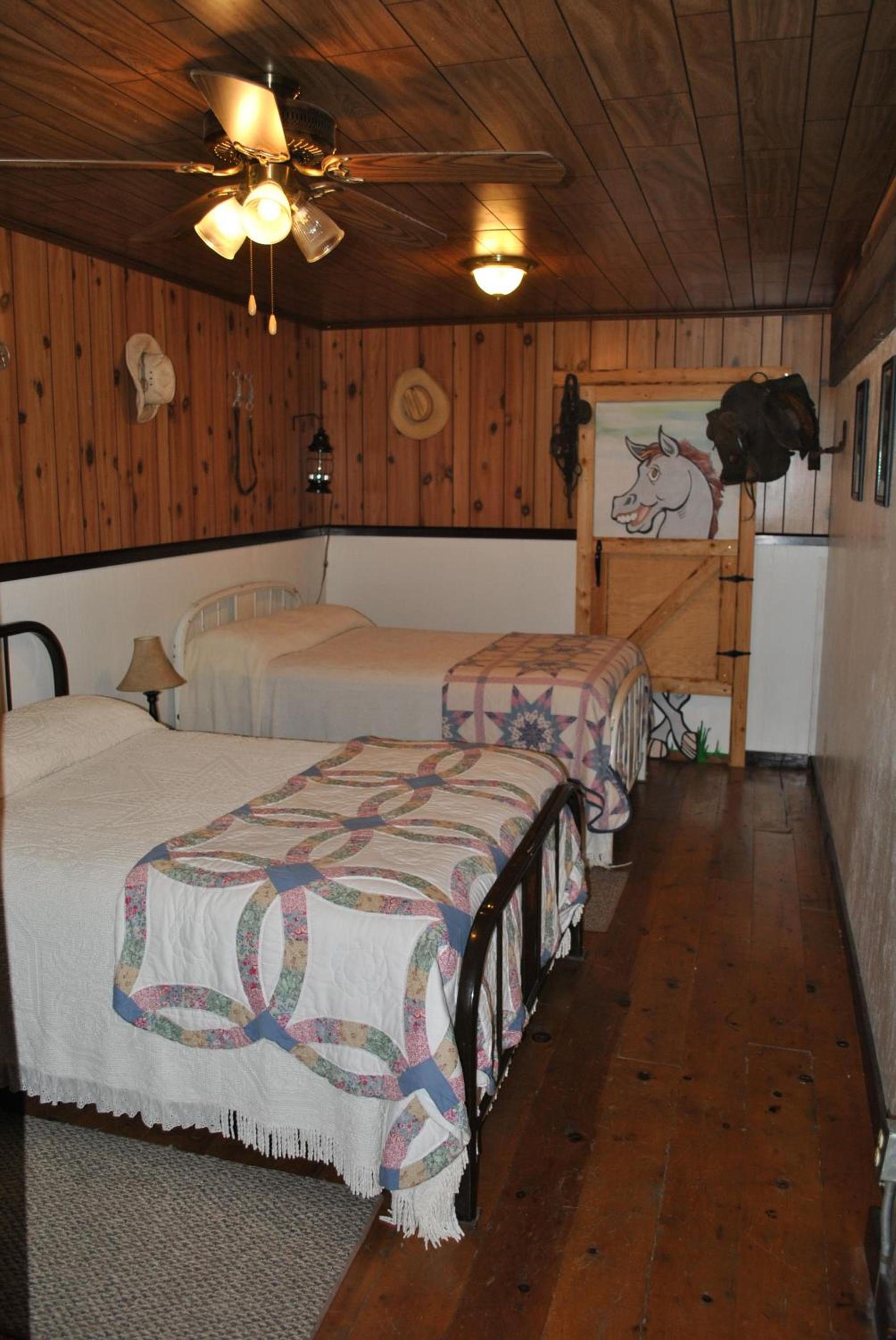 Aspen Inn photo 17