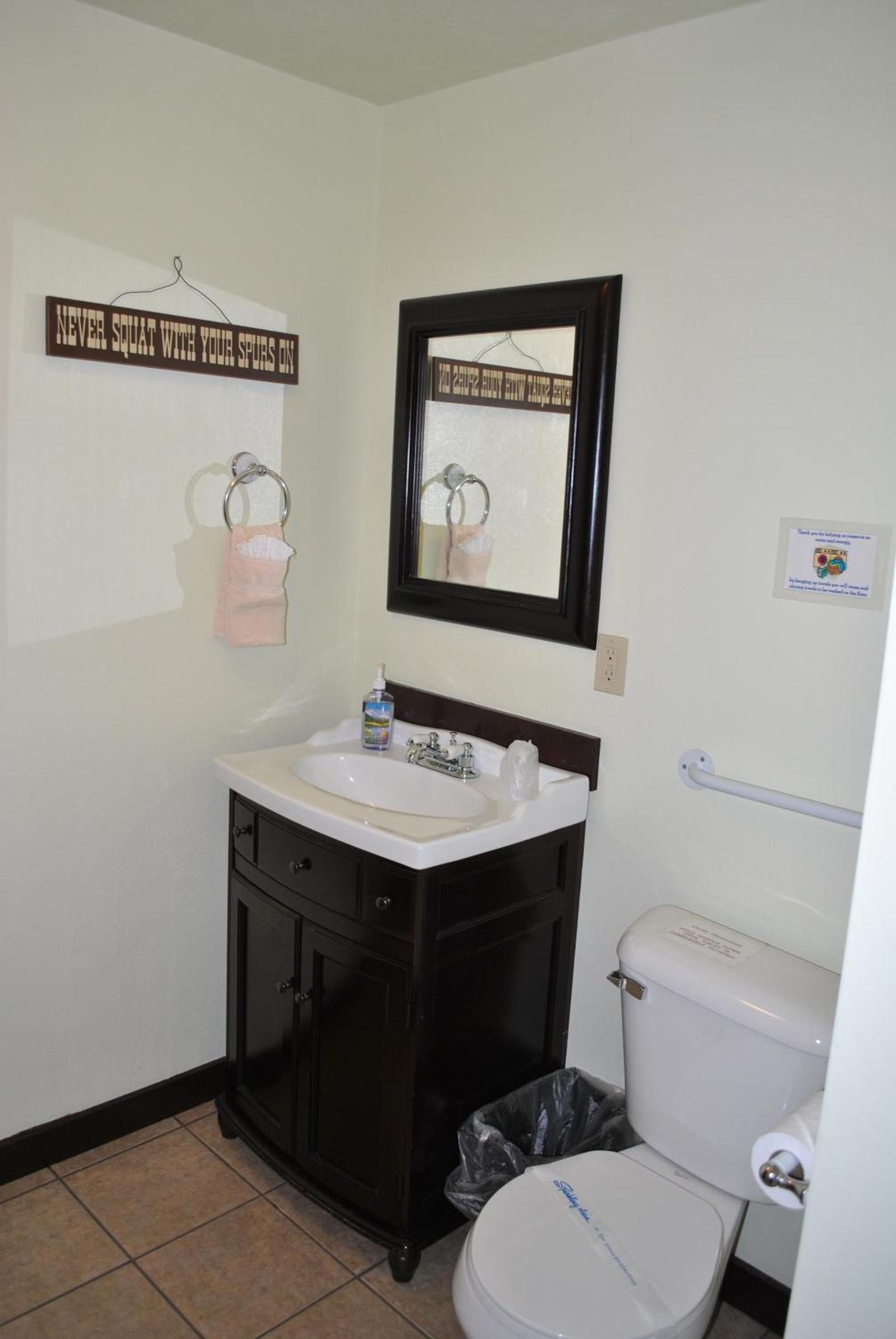 Aspen Inn photo 20