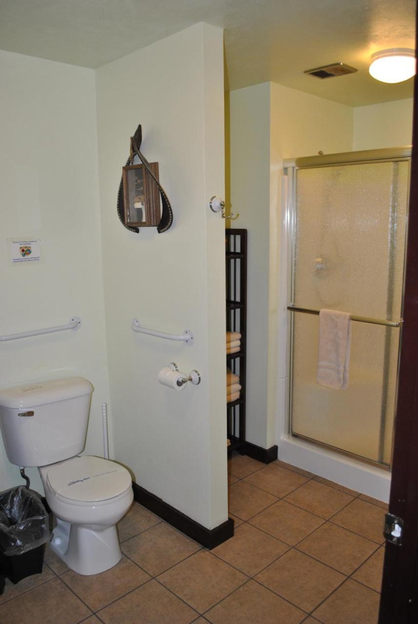 Aspen Inn photo 24