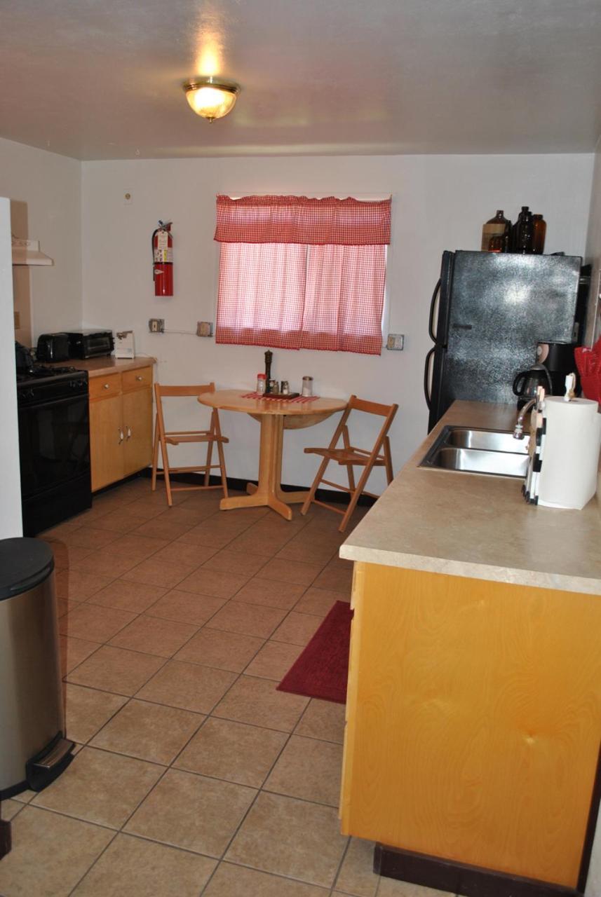 Aspen Inn photo 25