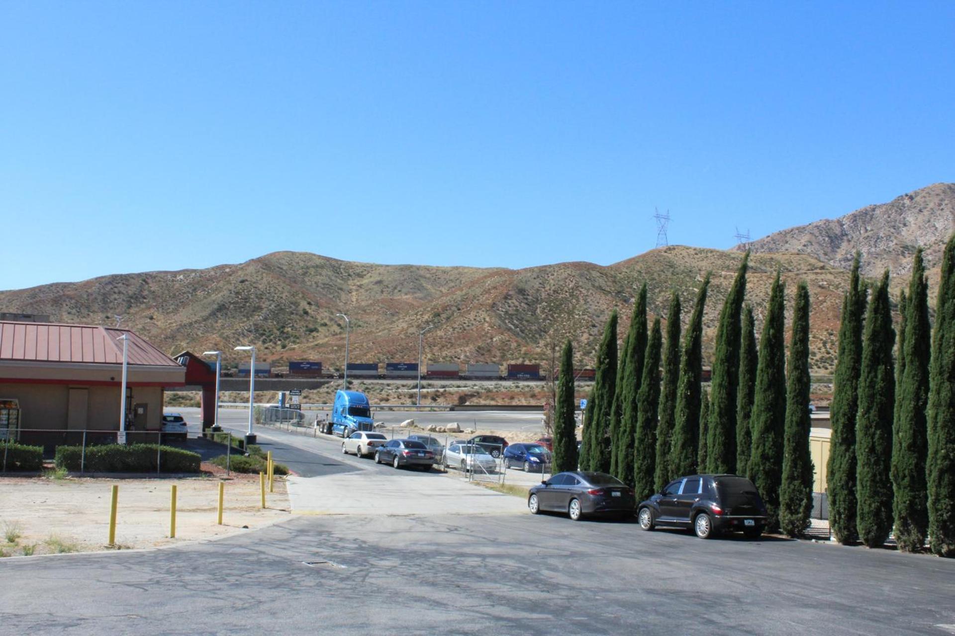 Cajon Pass Inn photo 22