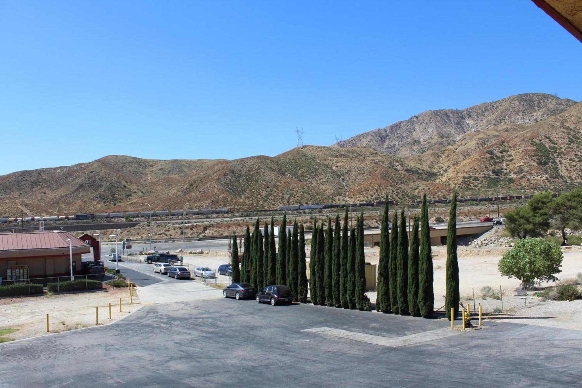 Cajon Pass Inn photo 23
