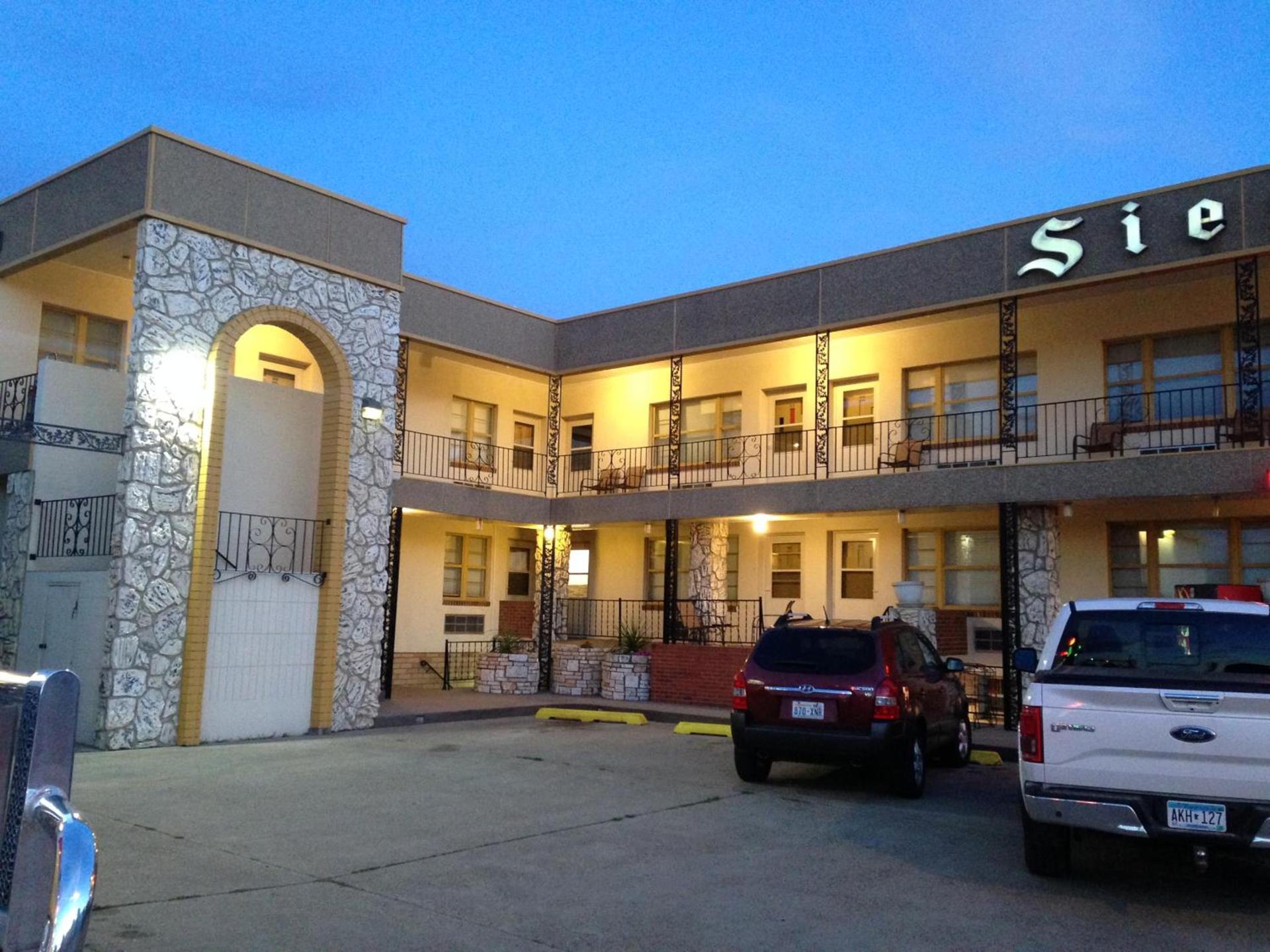 Siesta Motel photo 32
