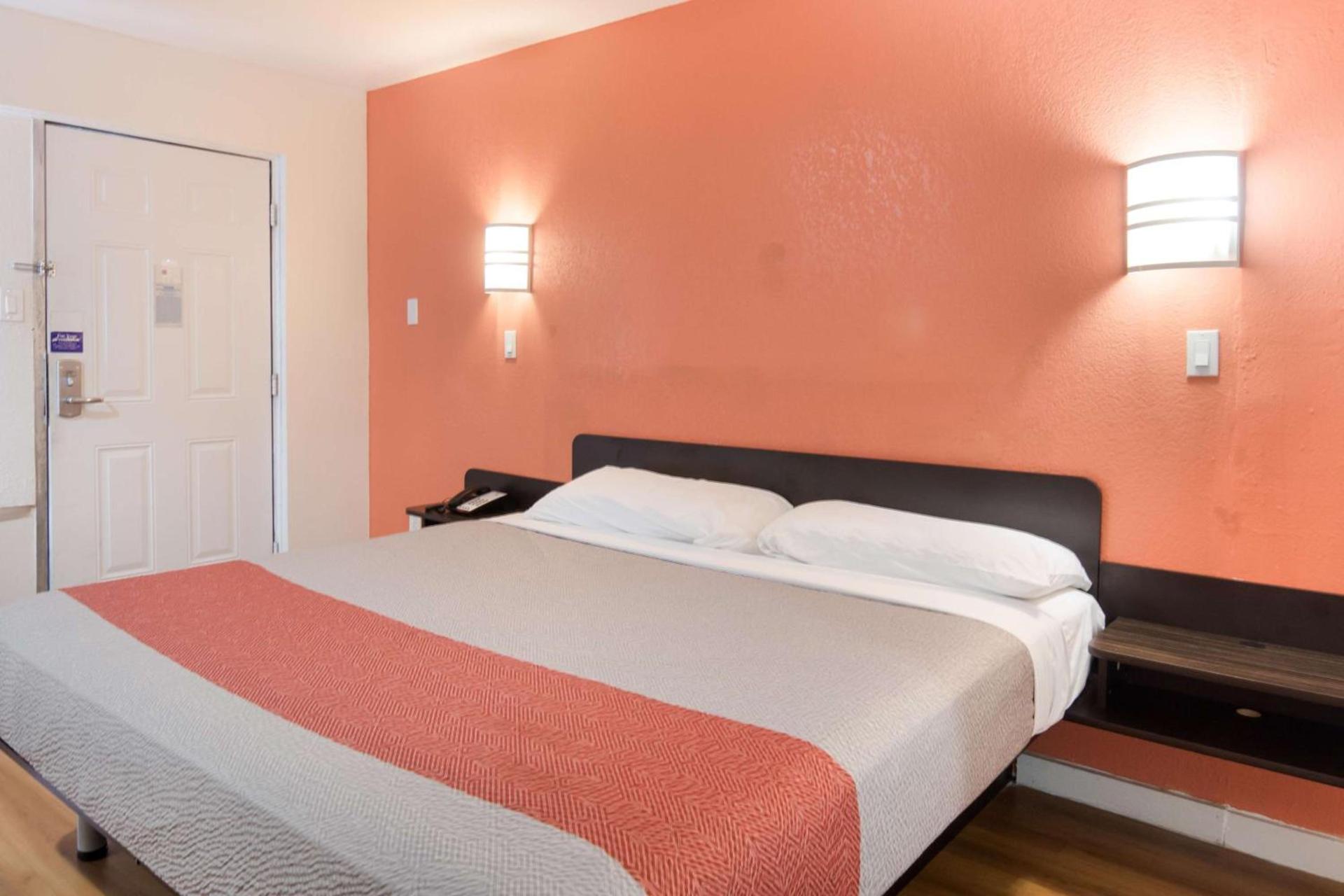 Motel 6-Fort Worth, TX - Seminary photo 15
