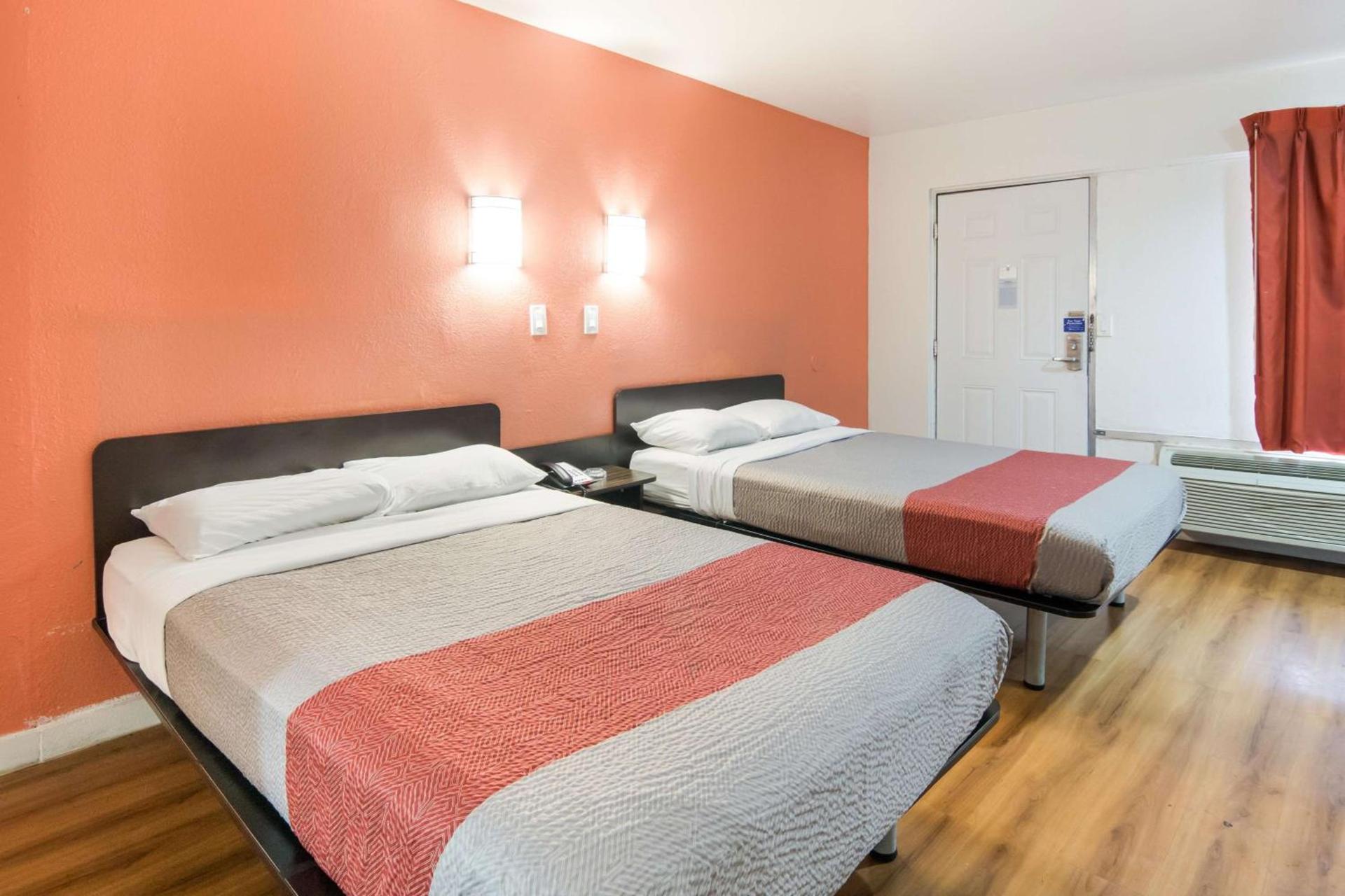 Motel 6-Fort Worth, TX - Seminary photo 5