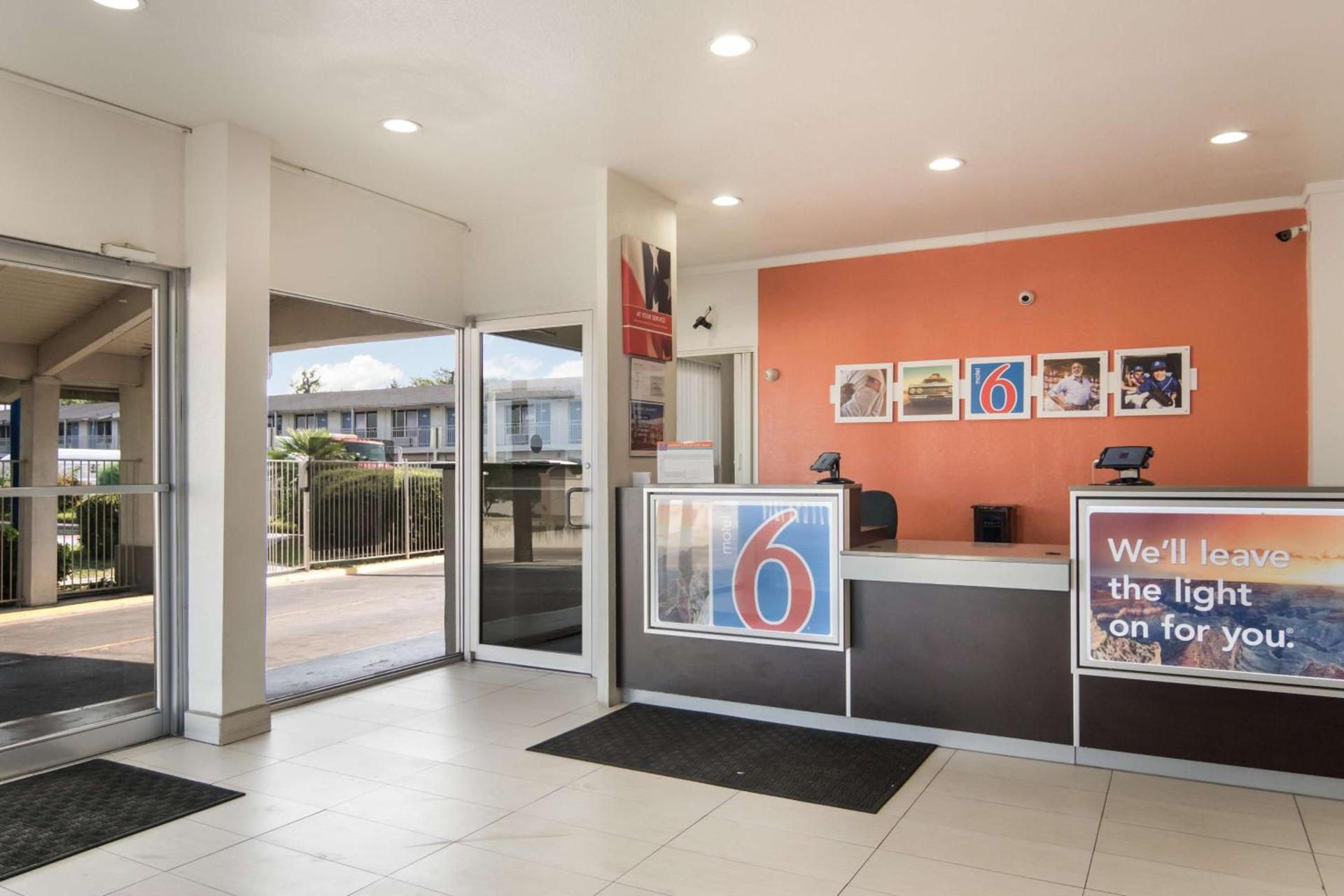 Motel 6-Fort Worth, TX - Seminary photo 23