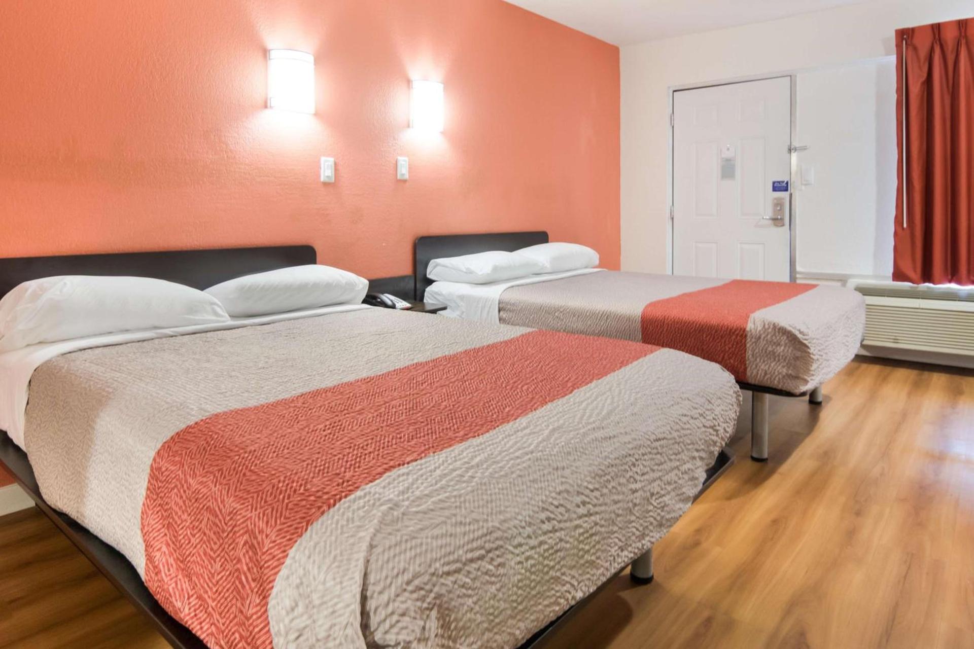Motel 6-Fort Worth, TX - Seminary photo 9