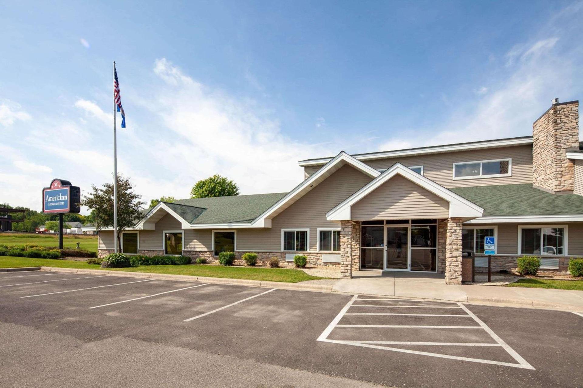 AmericInn by Wyndham Northfield photo 3