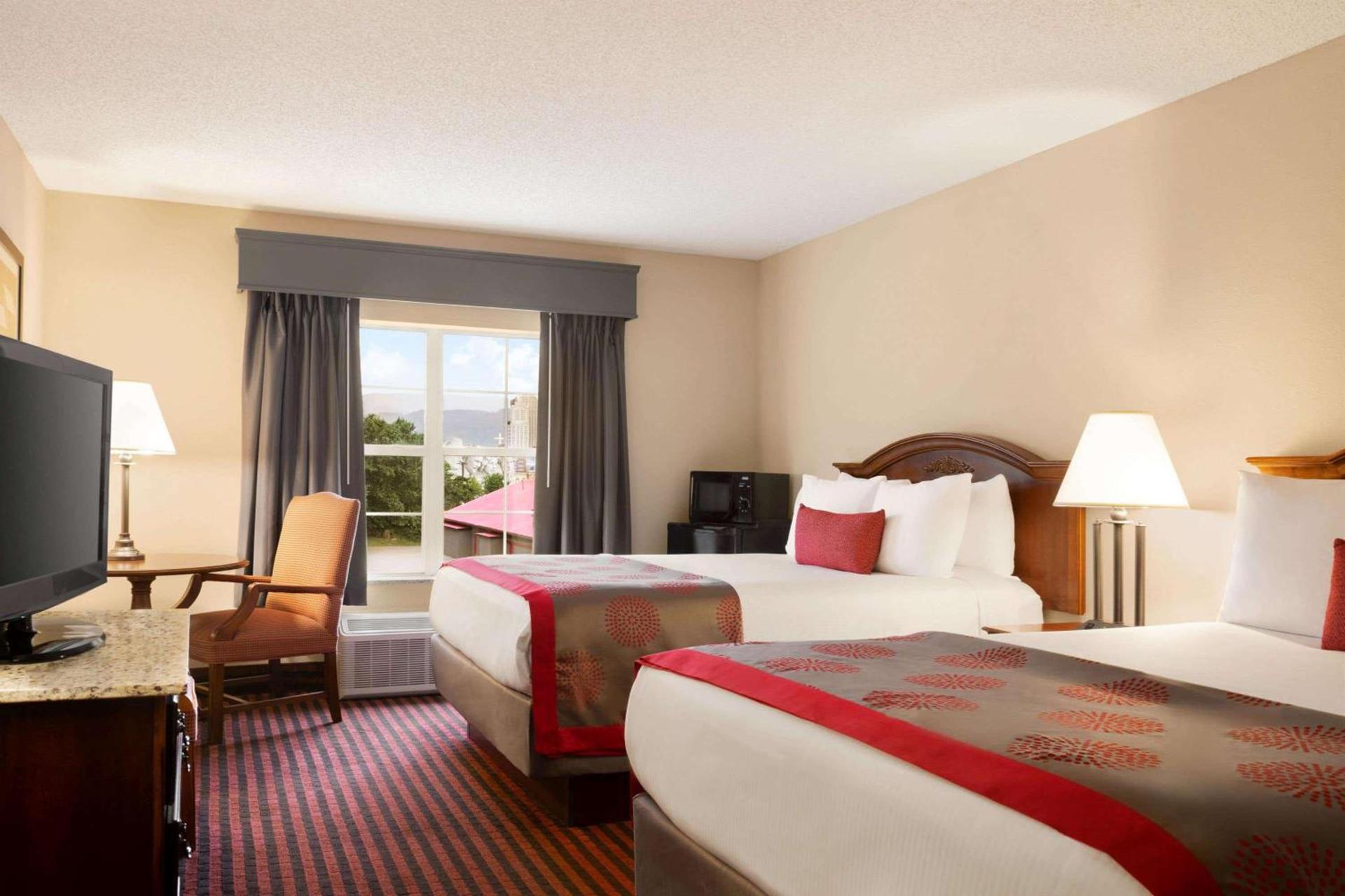 Ramada by Wyndham Pigeon Forge North photo 67