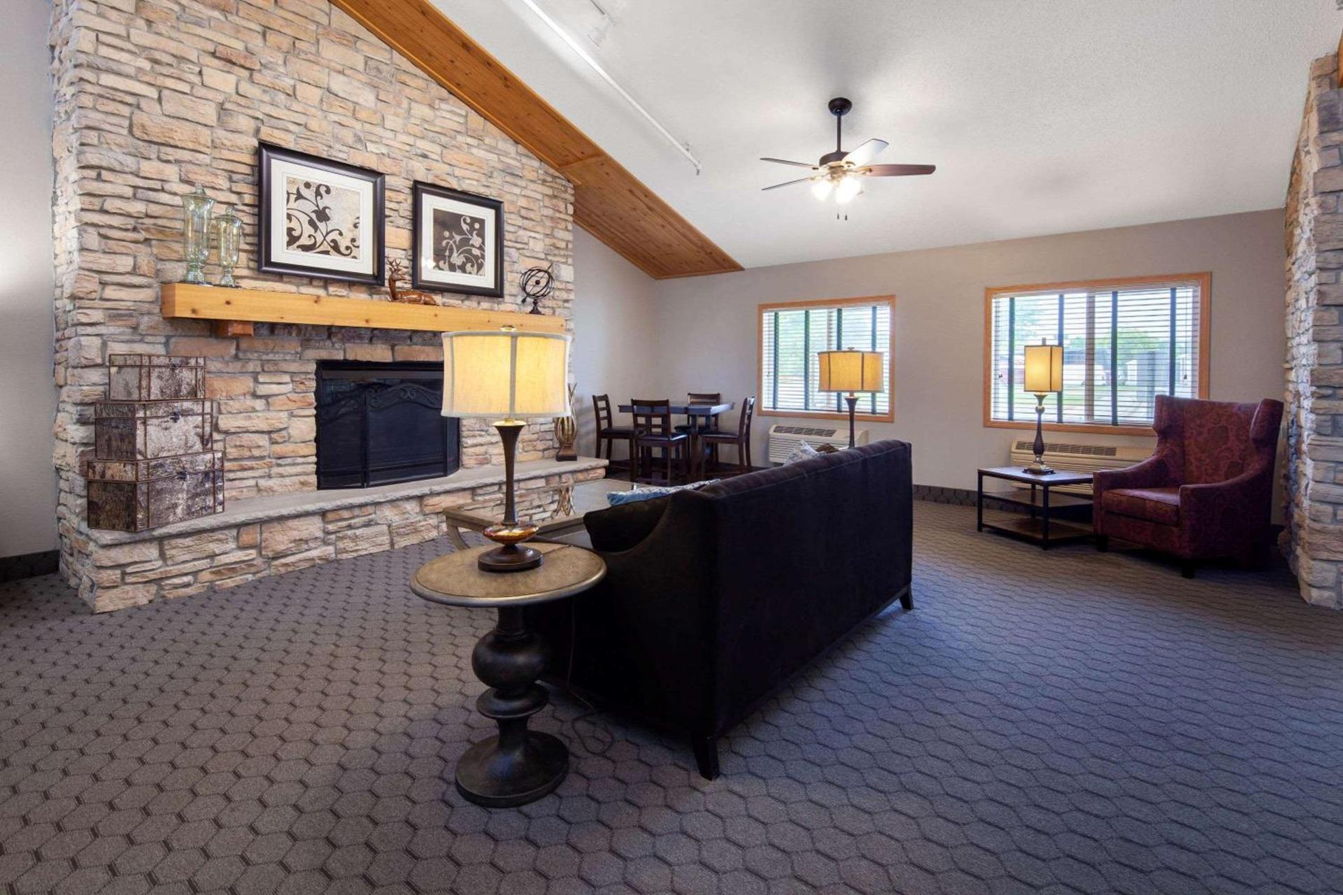 AmericInn by Wyndham Northfield photo 6