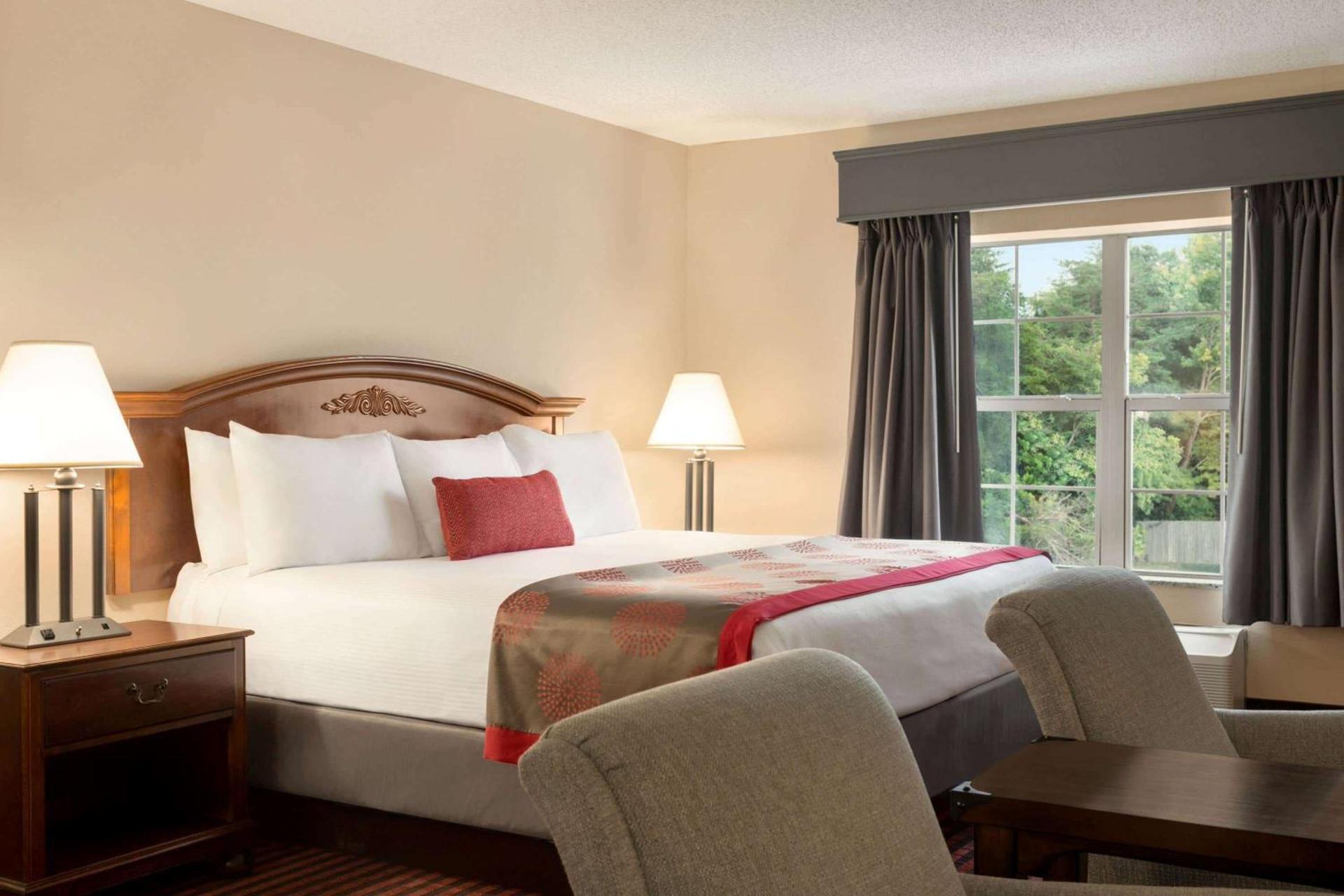 Ramada by Wyndham Pigeon Forge North photo 65