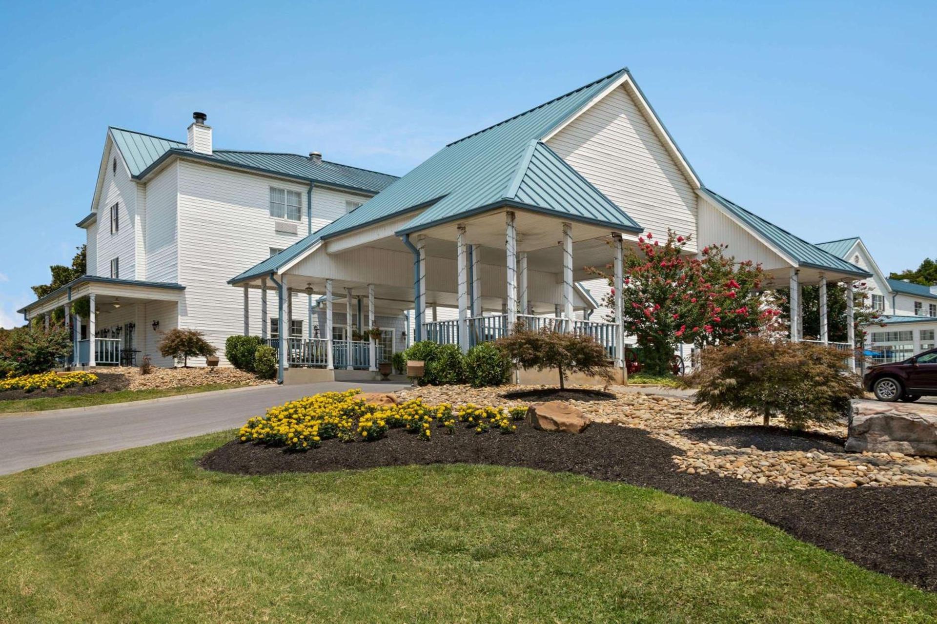 Ramada by Wyndham Pigeon Forge North photo 68