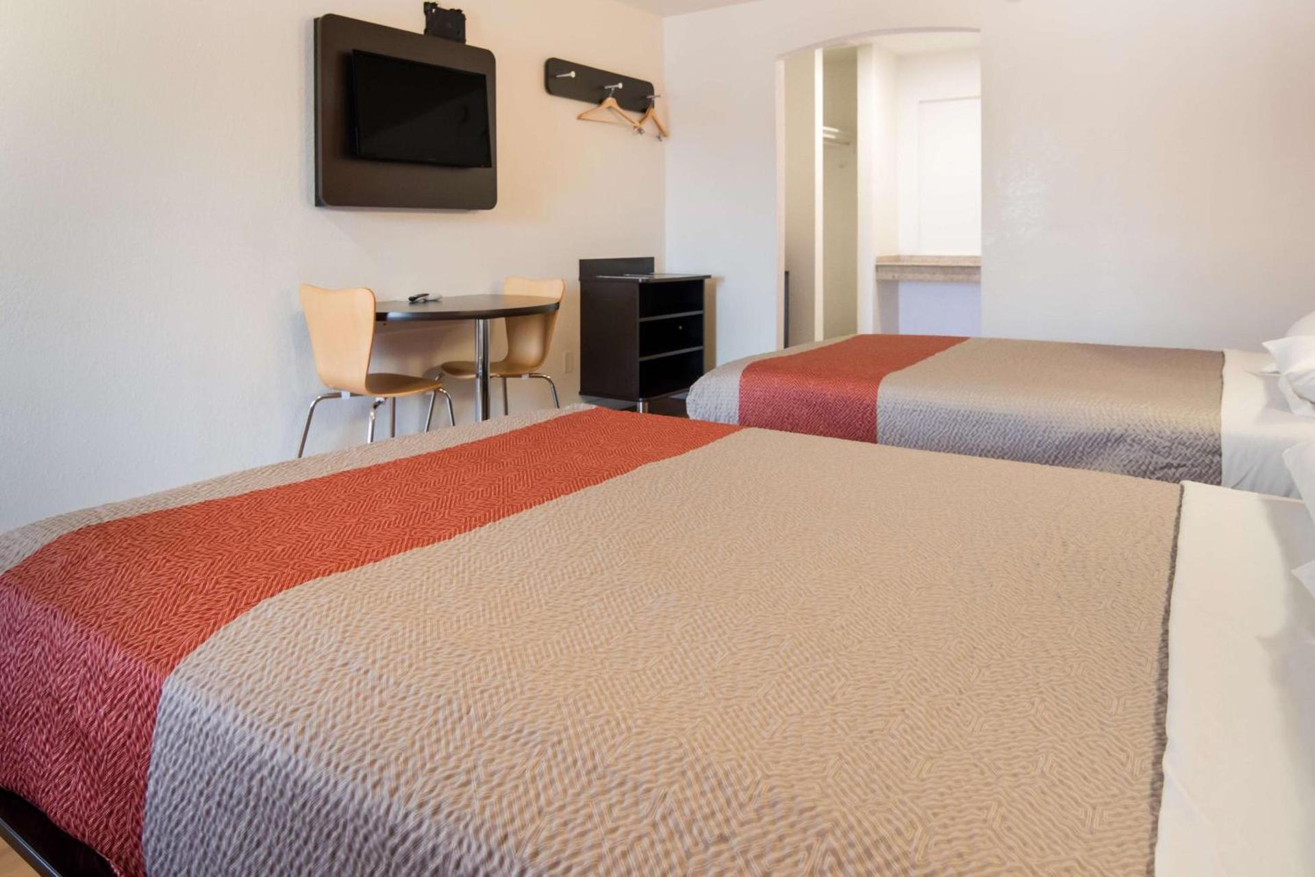 Motel 6-Fort Worth, TX - Seminary photo 8