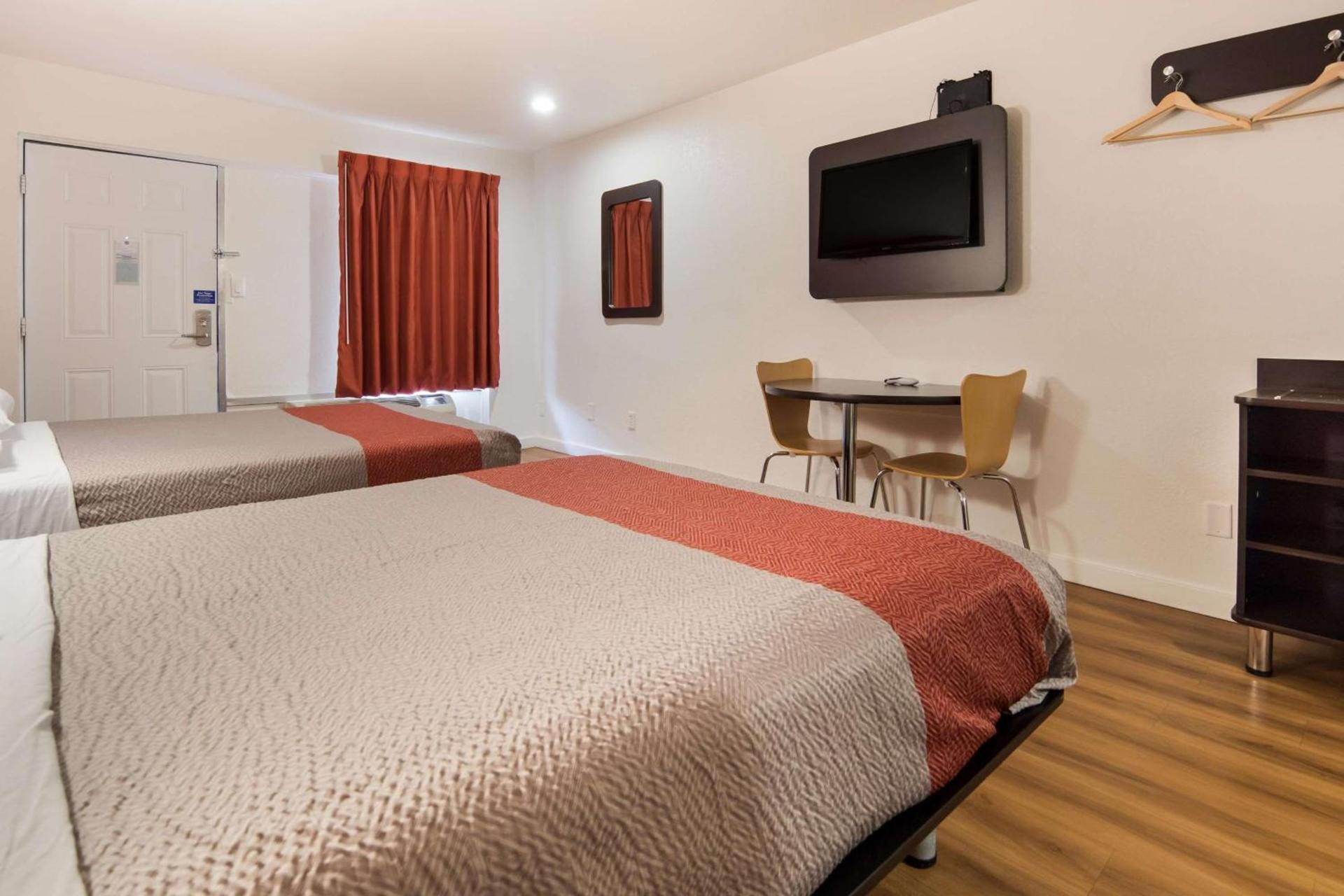 Motel 6-Fort Worth, TX - Seminary photo 10