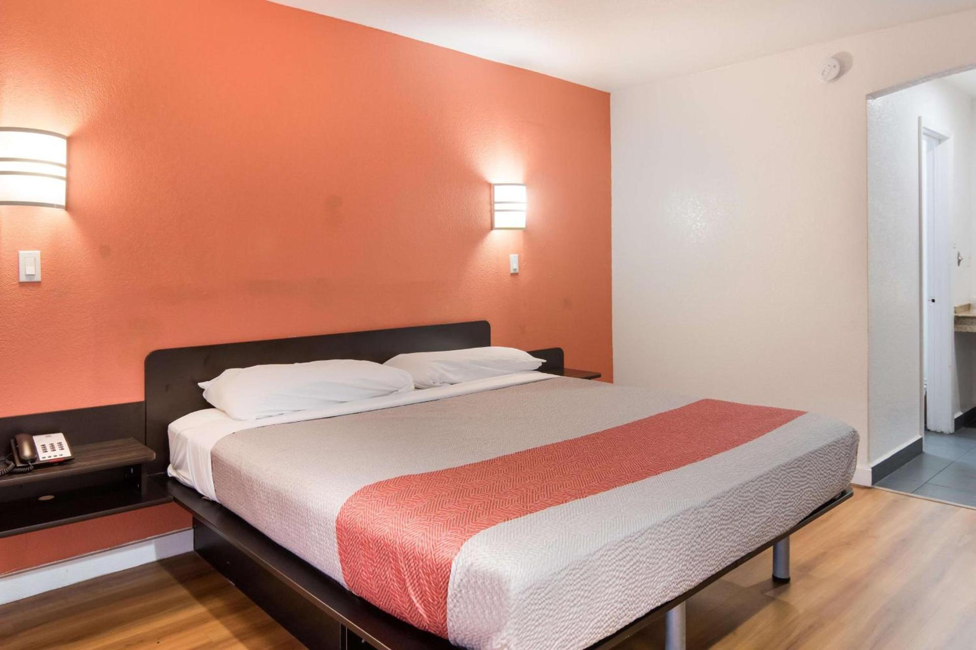 Motel 6-Fort Worth, TX - Seminary photo 14