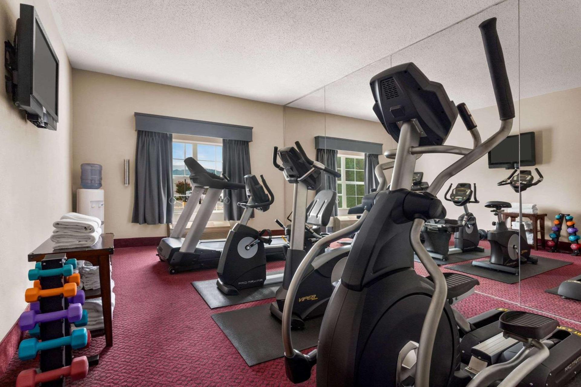 Ramada by Wyndham Pigeon Forge North photo 46