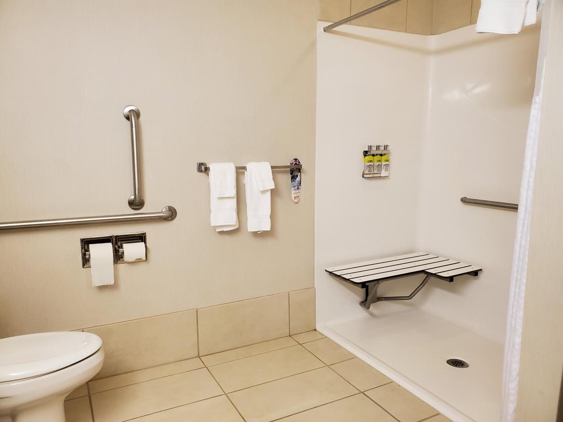 Holiday Inn Express Hotel & Suites Mankato East by IHG photo 8