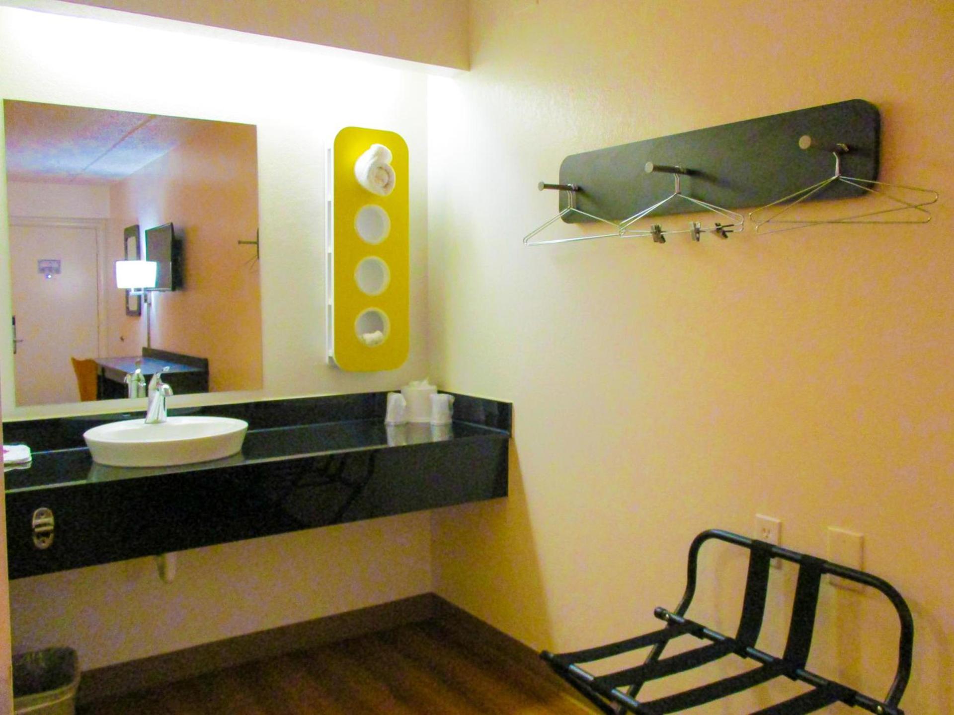 Motel 6-Memphis, TN - Downtown photo 56