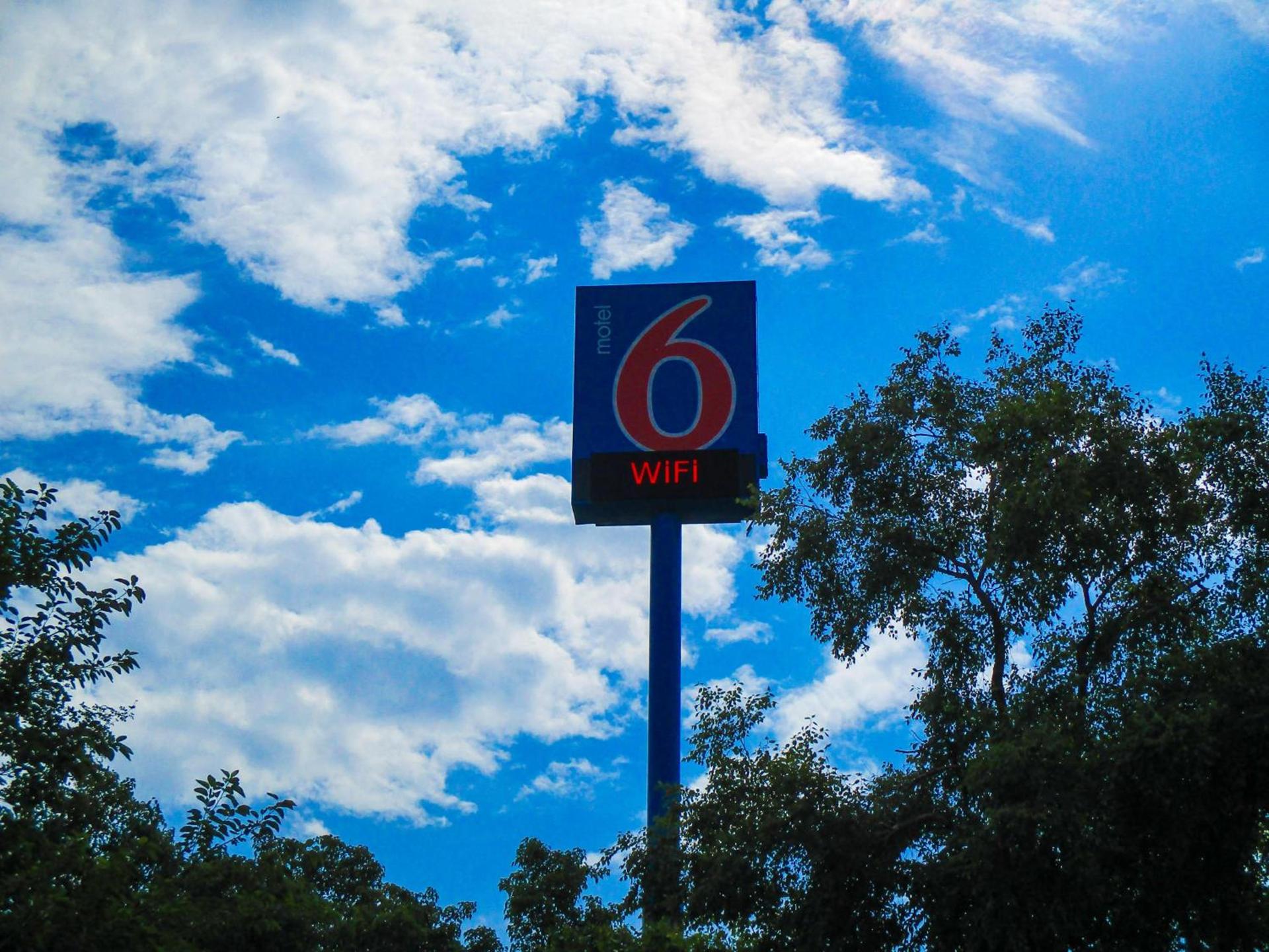 Motel 6-Memphis, TN - Downtown photo 47