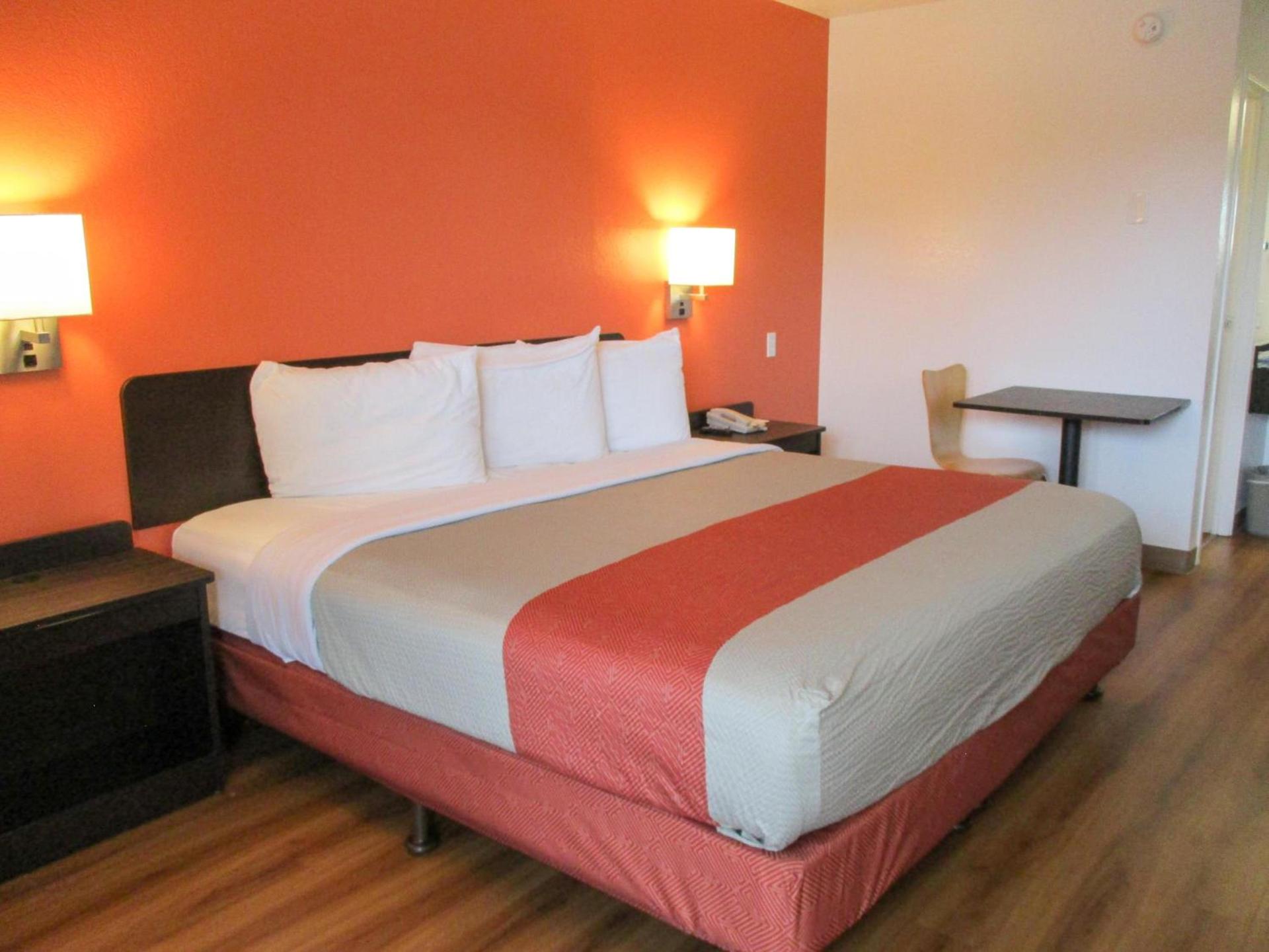 Motel 6-Memphis, TN - Downtown photo 49