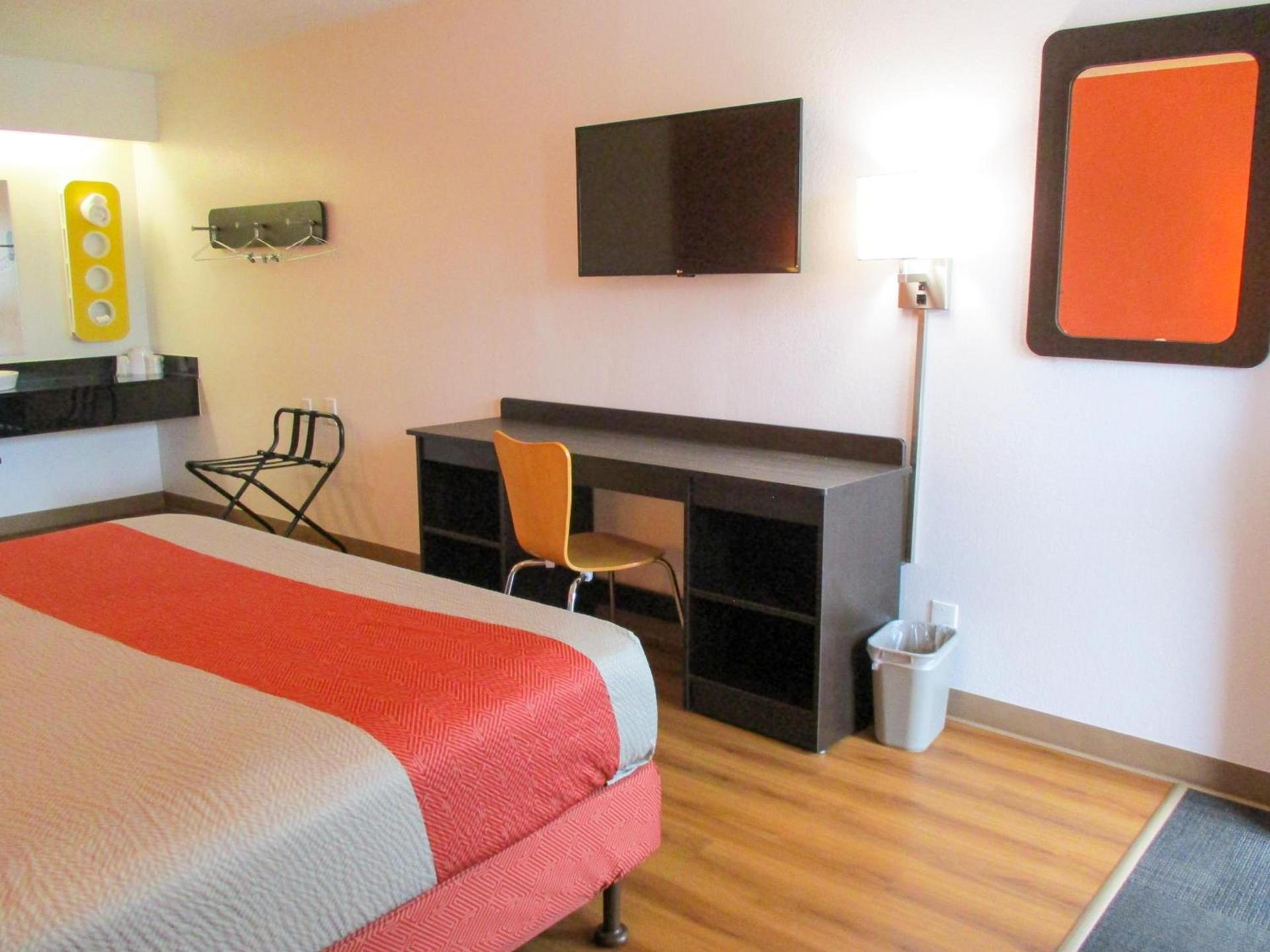 Motel 6-Memphis, TN - Downtown photo 50