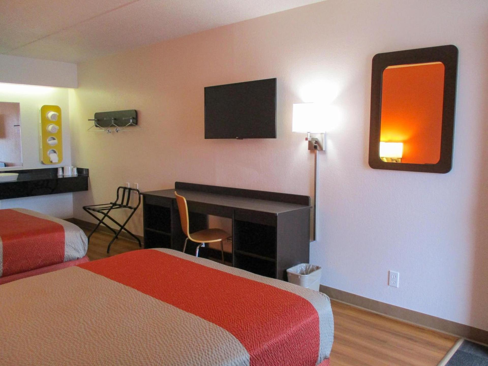 Motel 6-Memphis, TN - Downtown photo 52