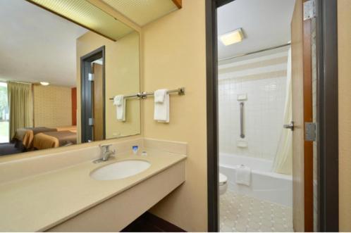 Americas Best Value Inn - Collinsville / St. Louis photo 19