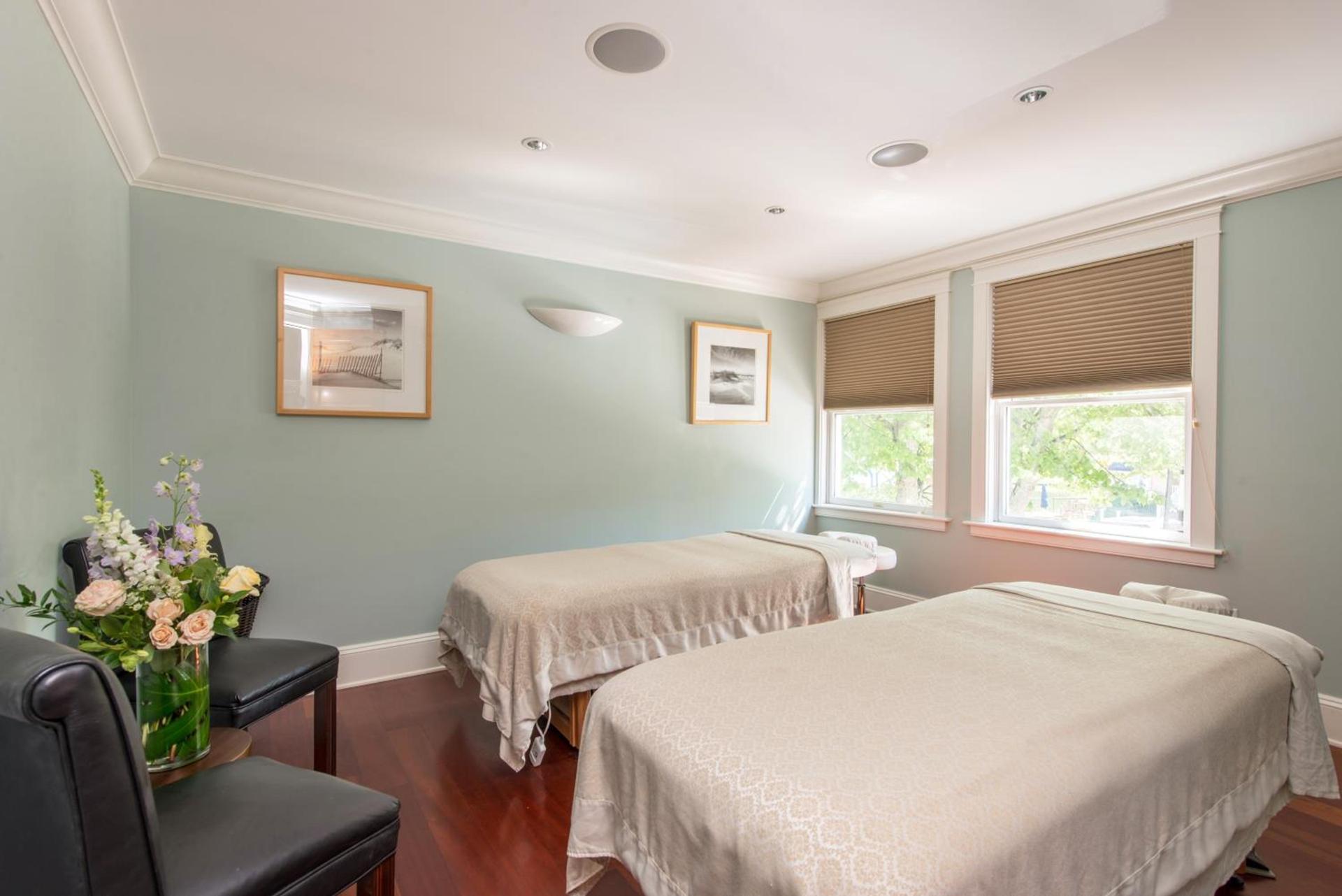 Breakwater Inn photo 33