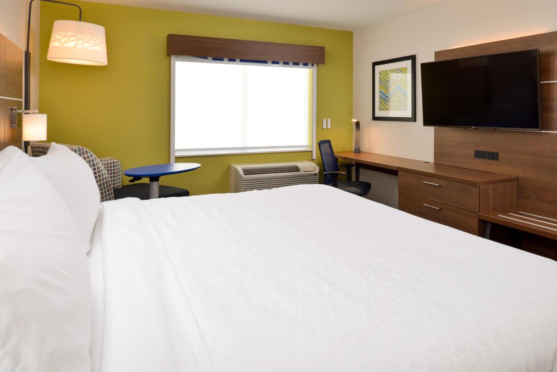 Holiday Inn Express & Suites - Ottumwa by IHG photo 4