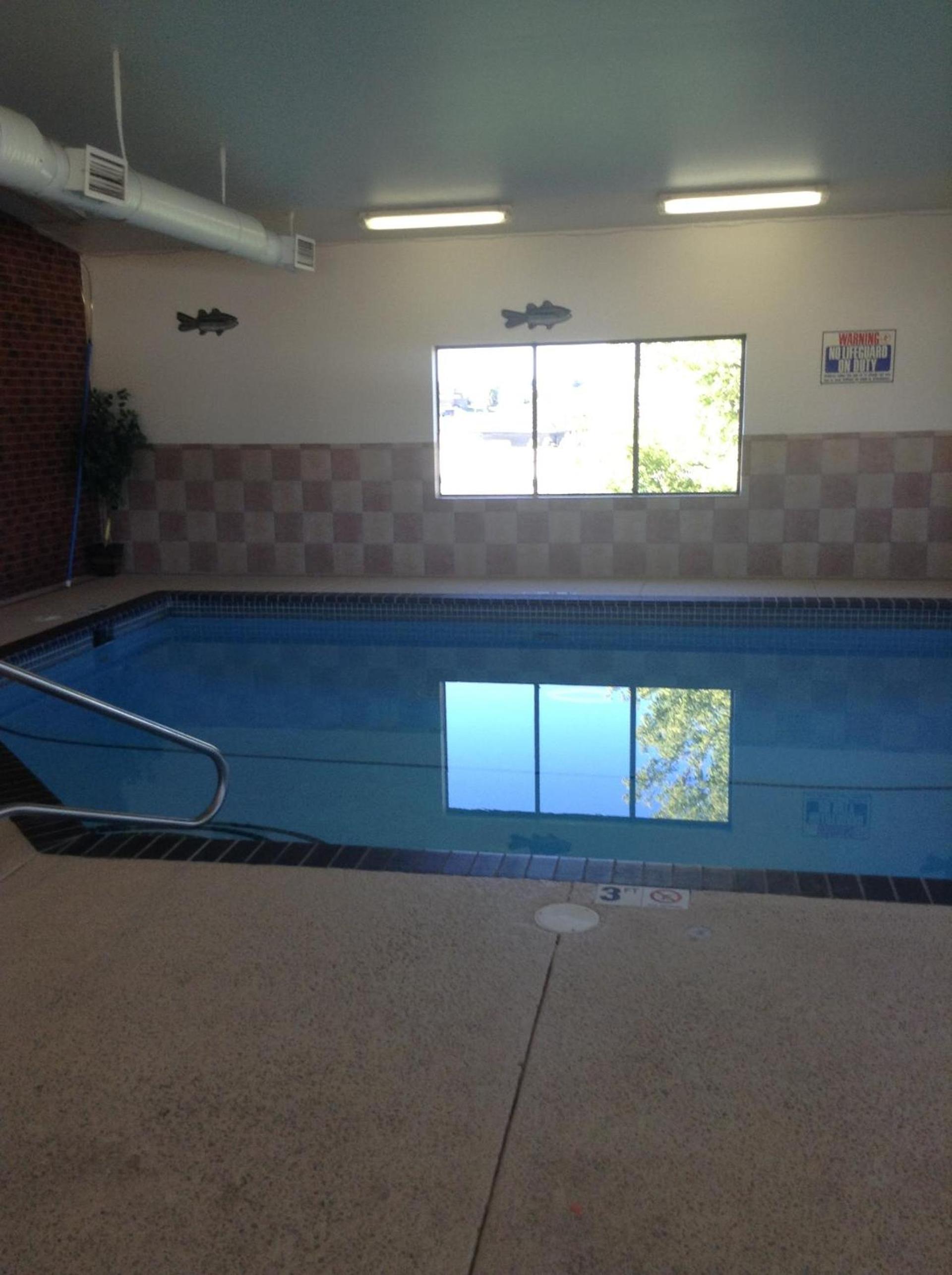 Baymont by Wyndham Dubuque photo 25