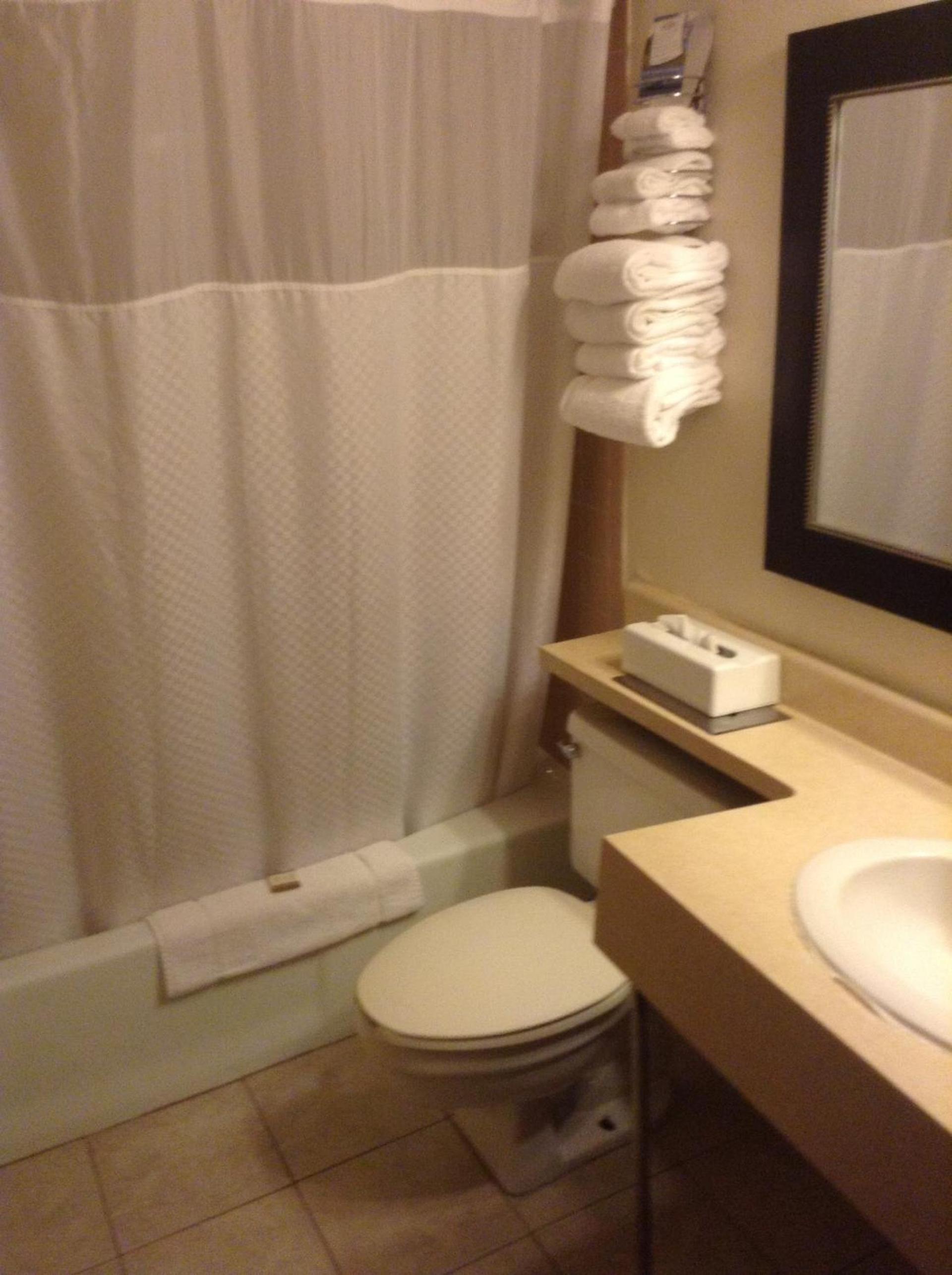 Baymont by Wyndham Dubuque photo 14