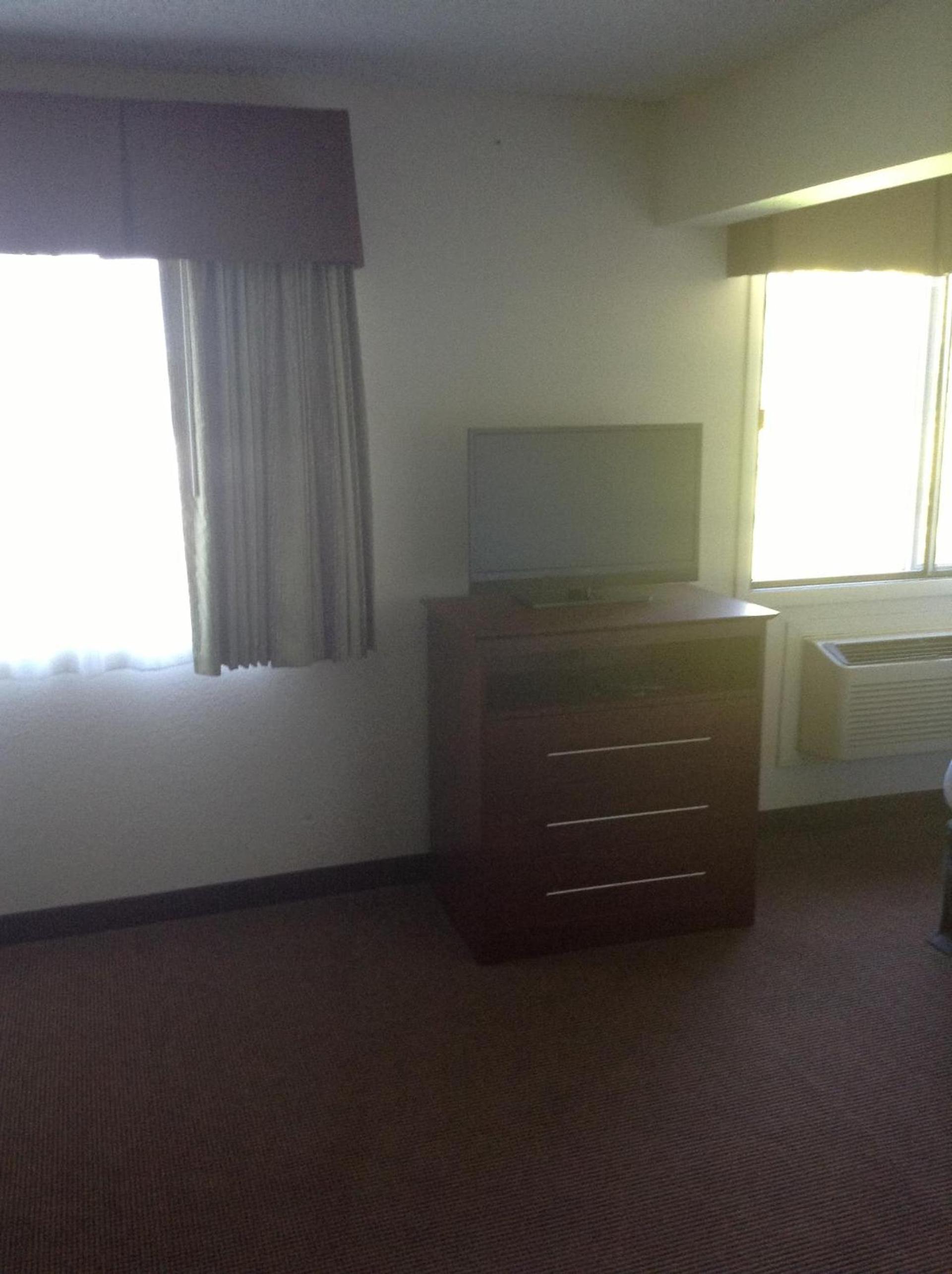 Baymont by Wyndham Dubuque photo 16