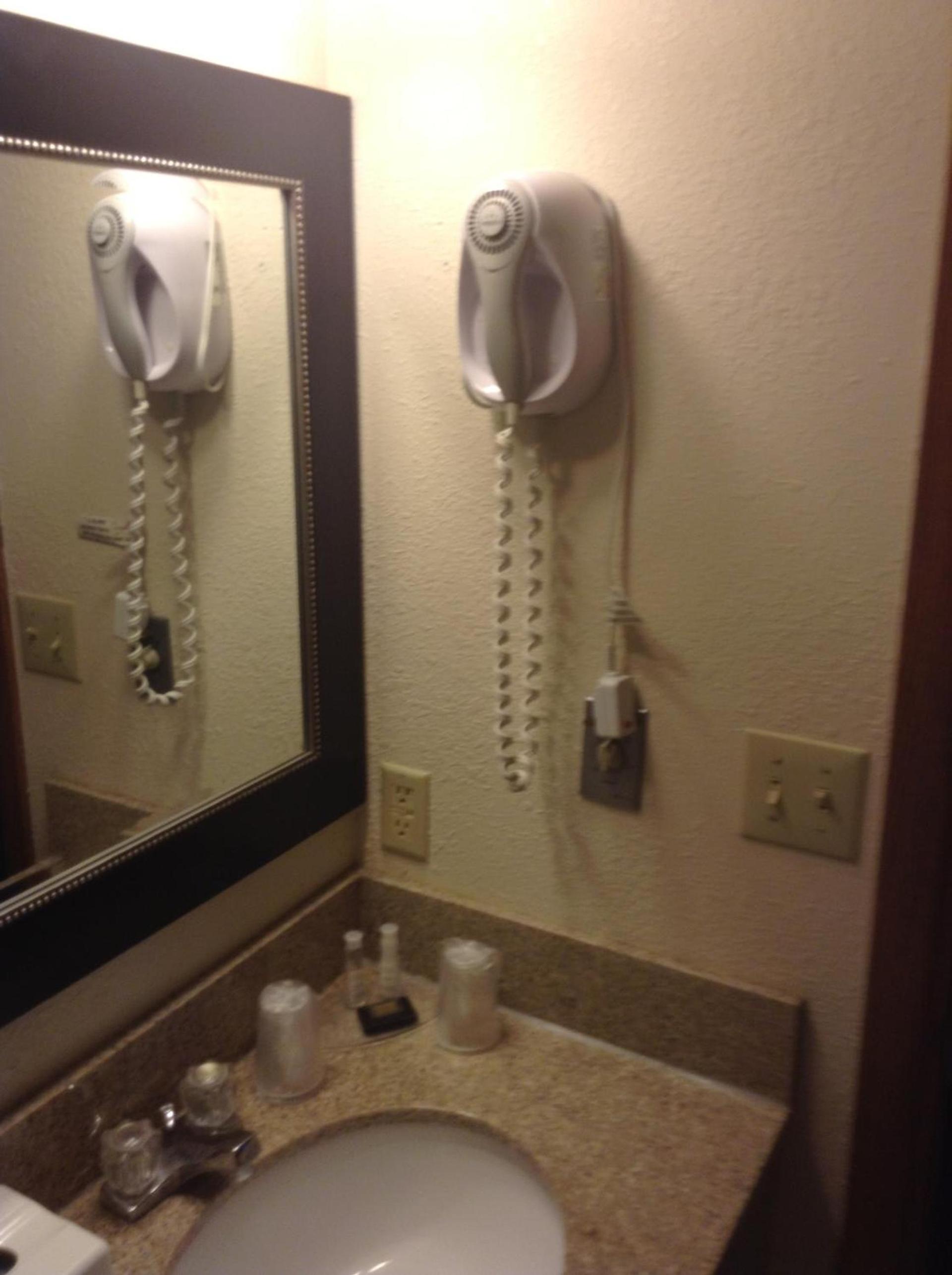 Baymont by Wyndham Dubuque photo 20