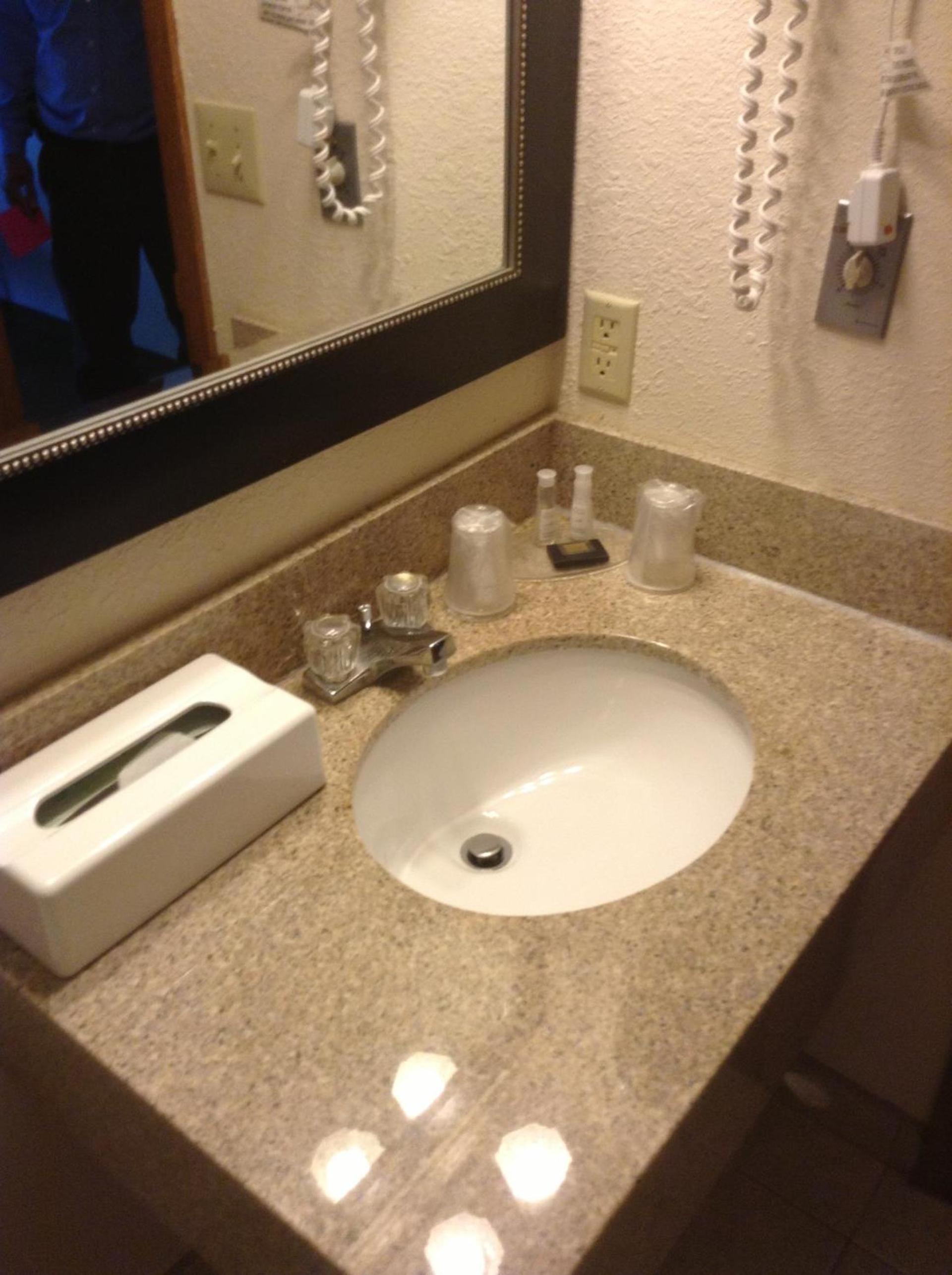 Baymont by Wyndham Dubuque photo 19