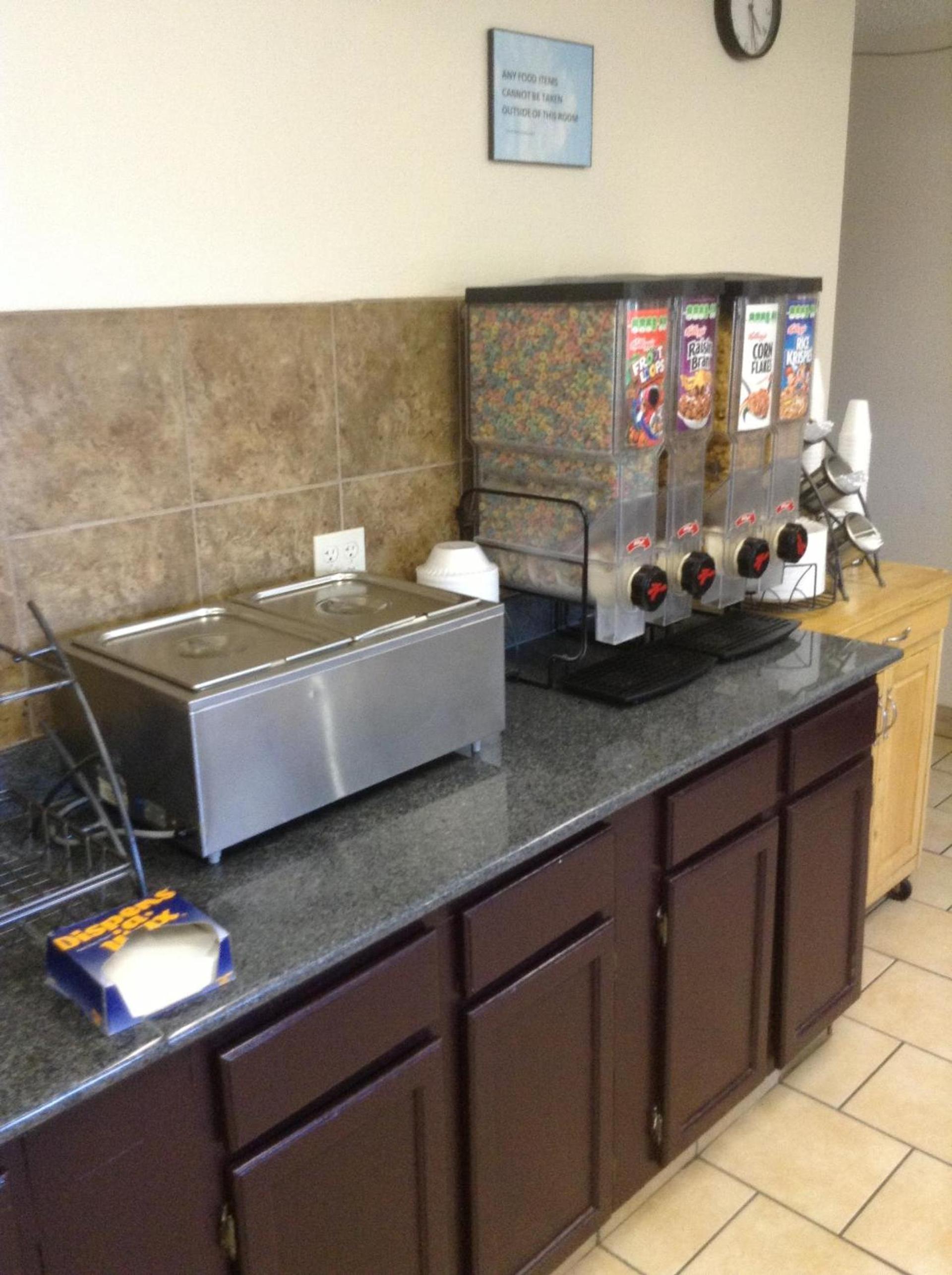 Baymont by Wyndham Dubuque photo 29