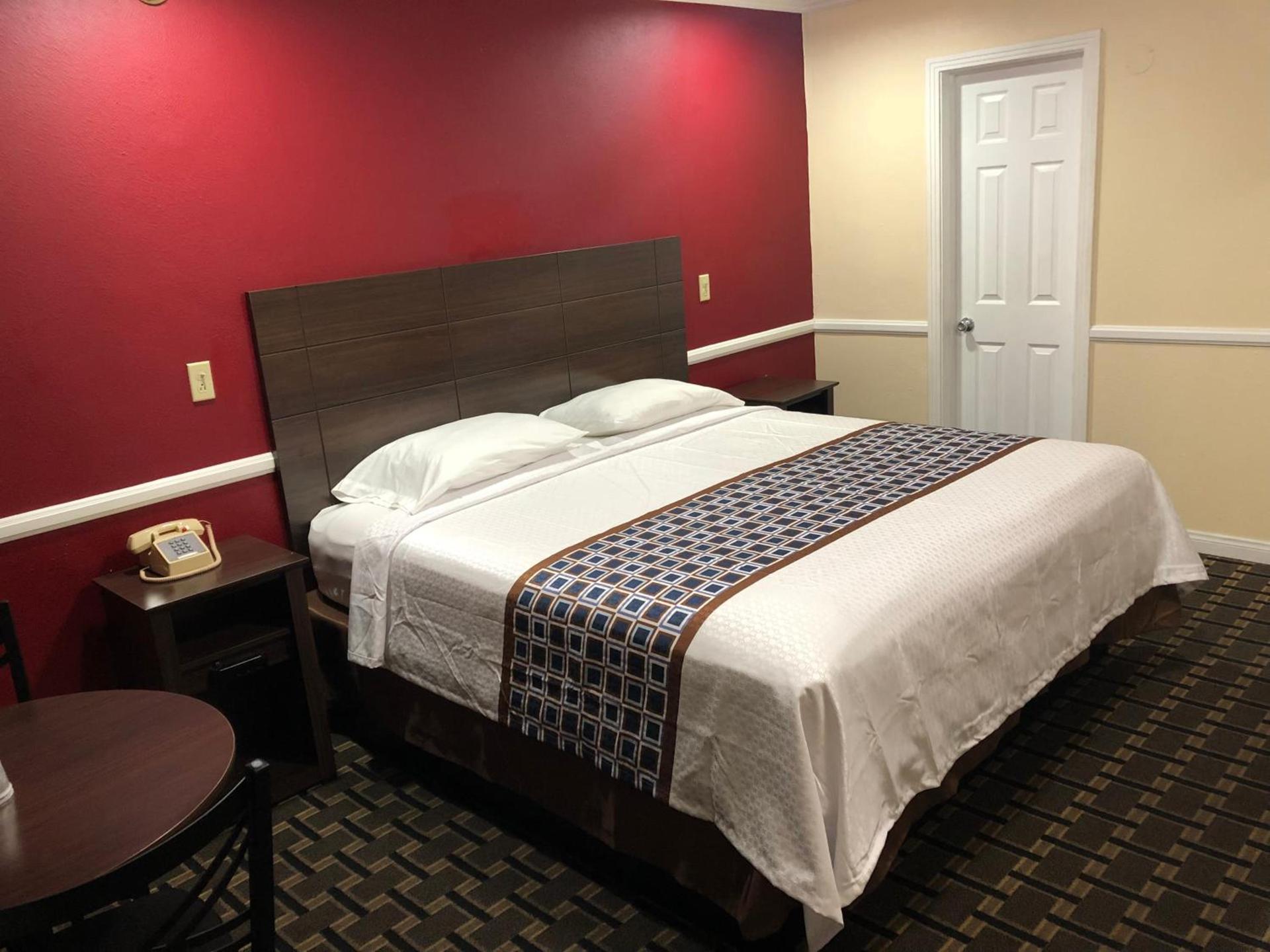 Whittier Travel Inn photo 5