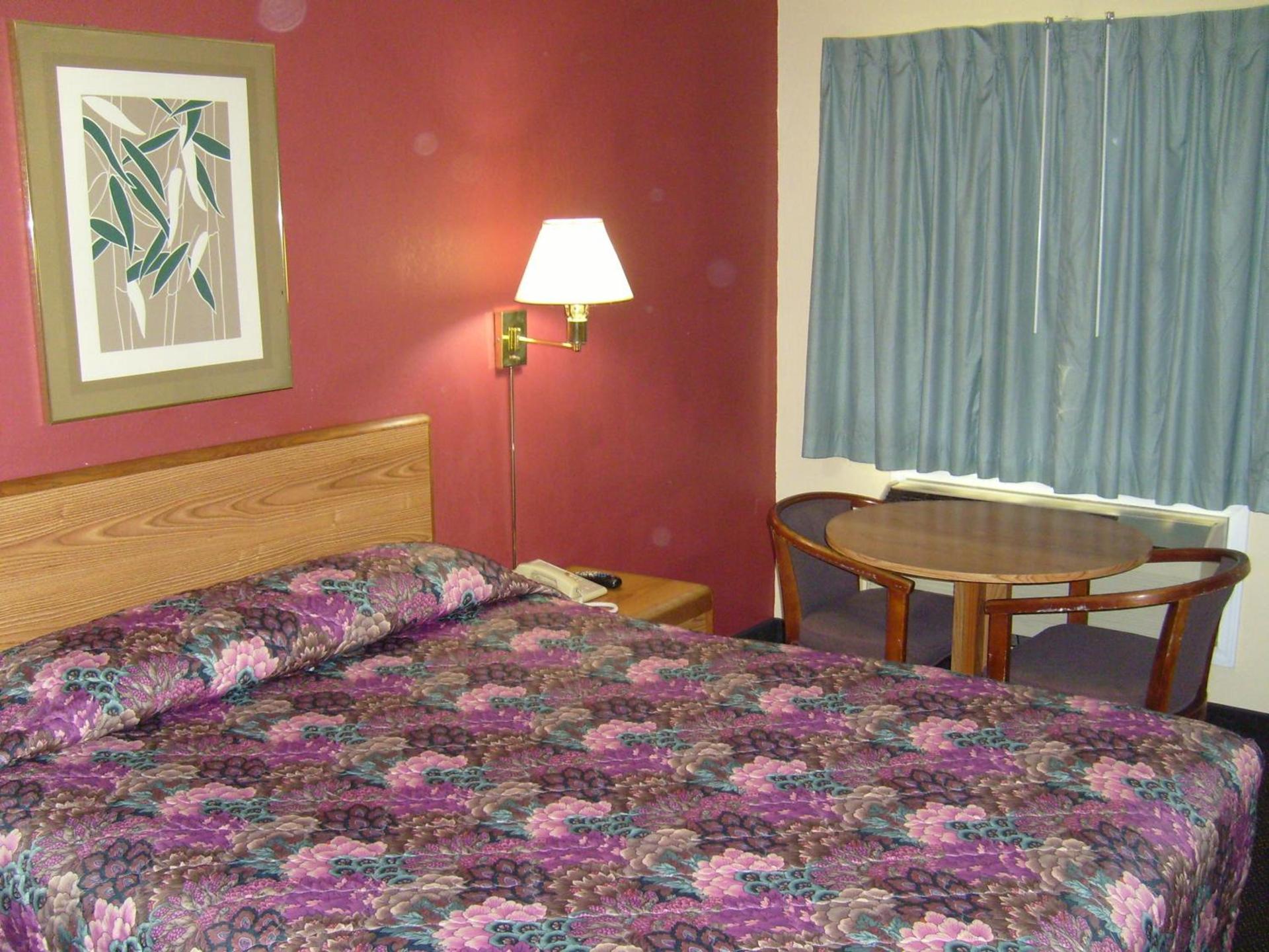 Cascade City Center Motel photo 10