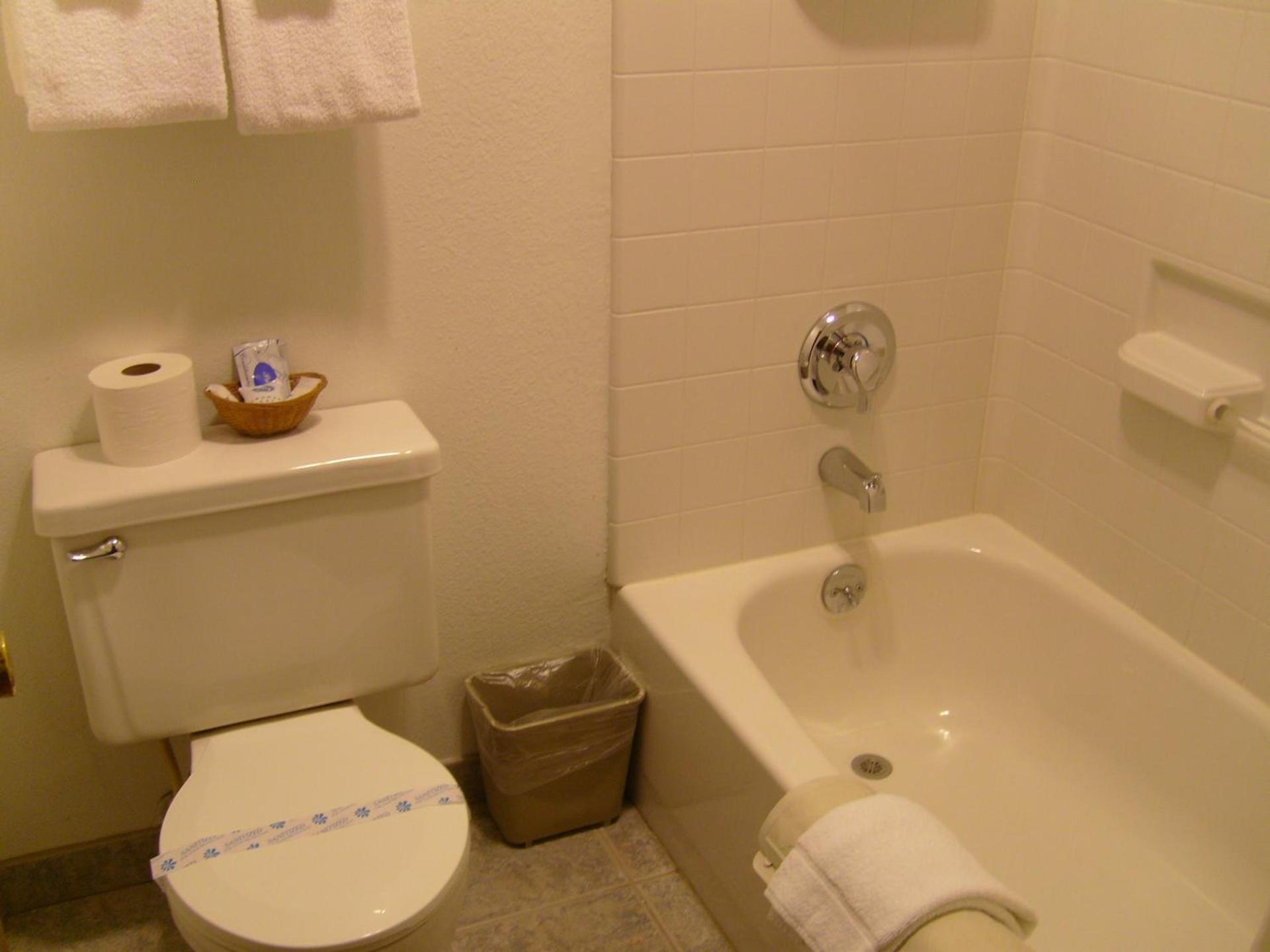 Cascade City Center Motel photo 12