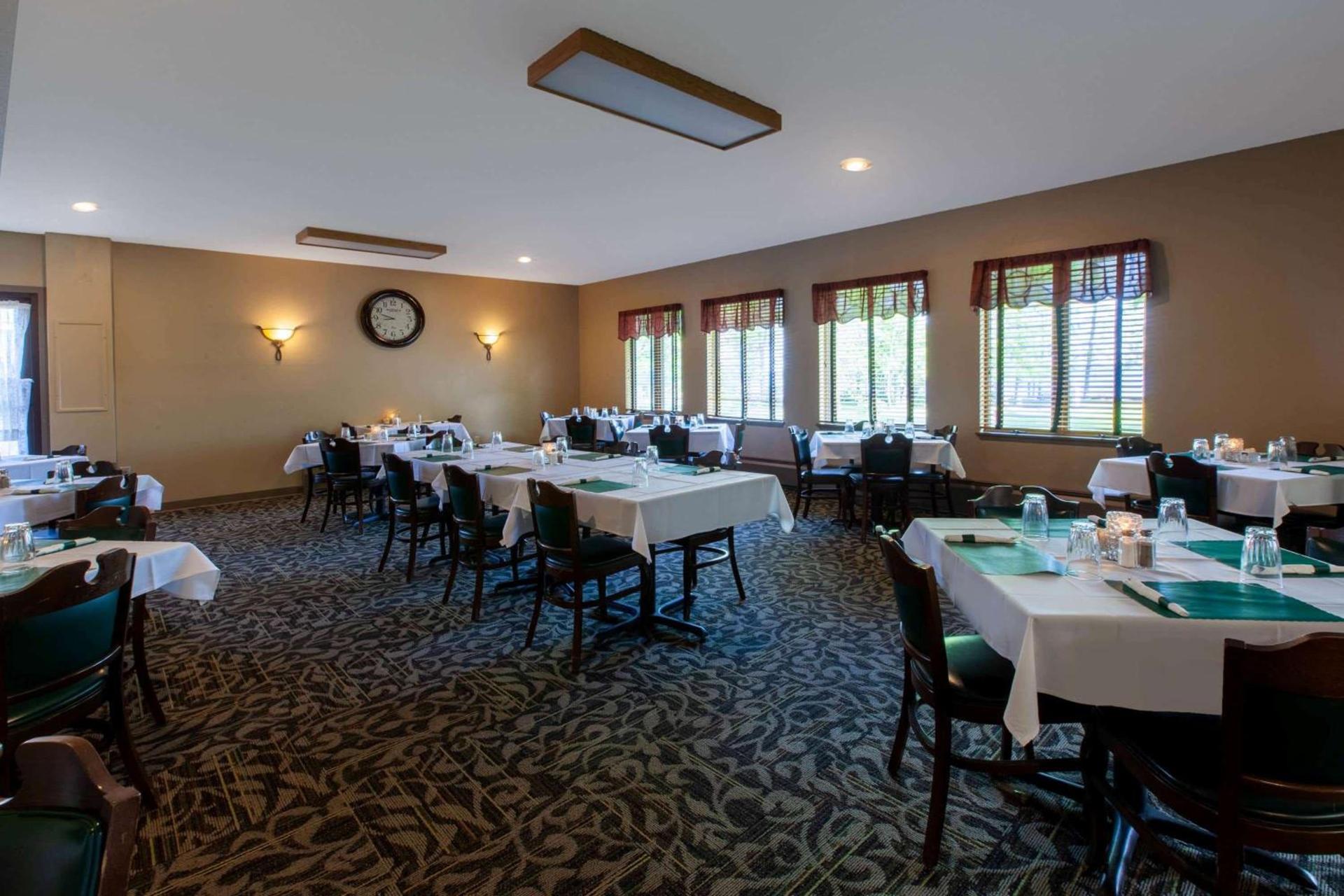 AmericInn by Wyndham Silver City photo 56